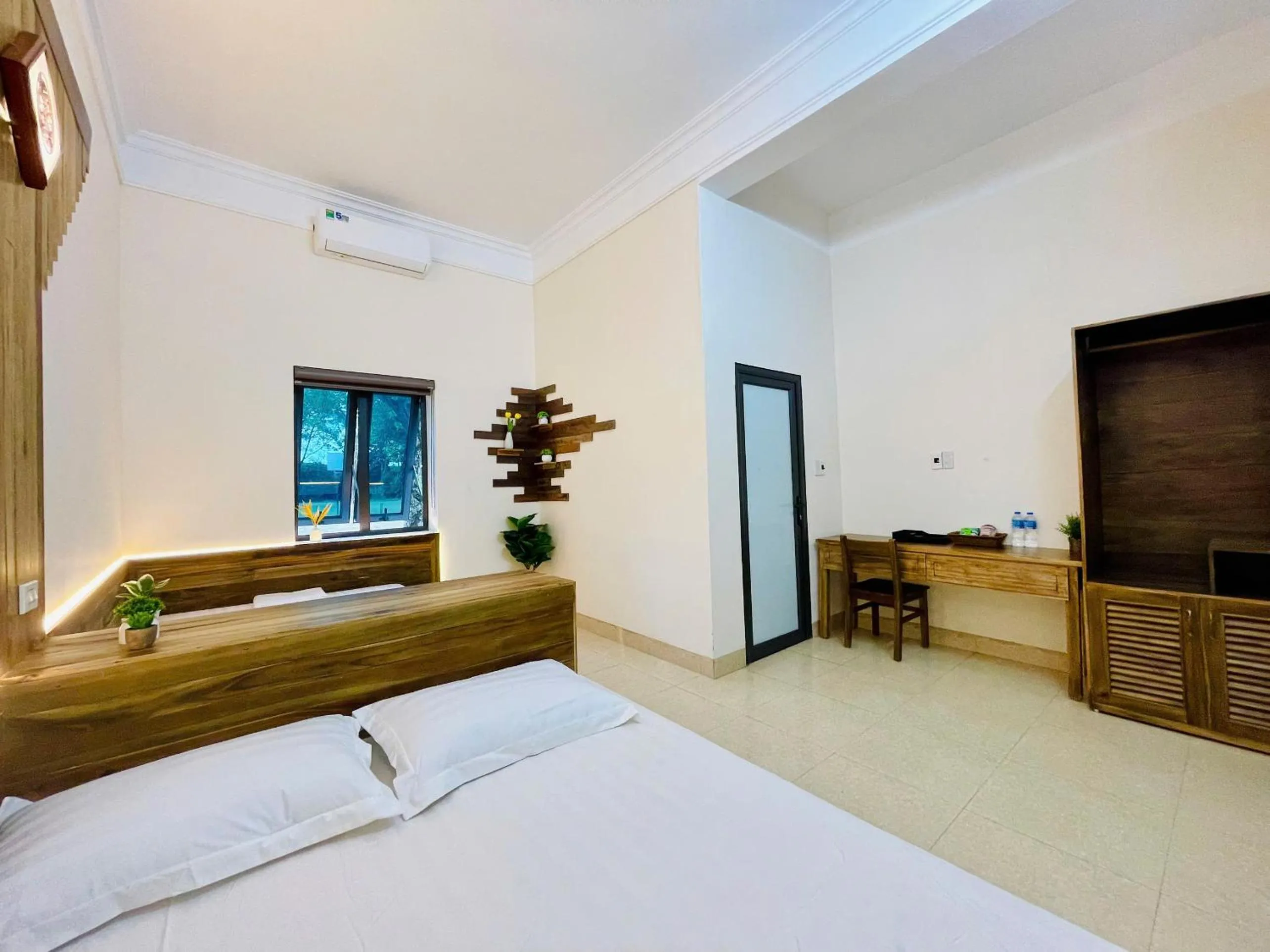 Bed in Hoa Lu Garden Resort