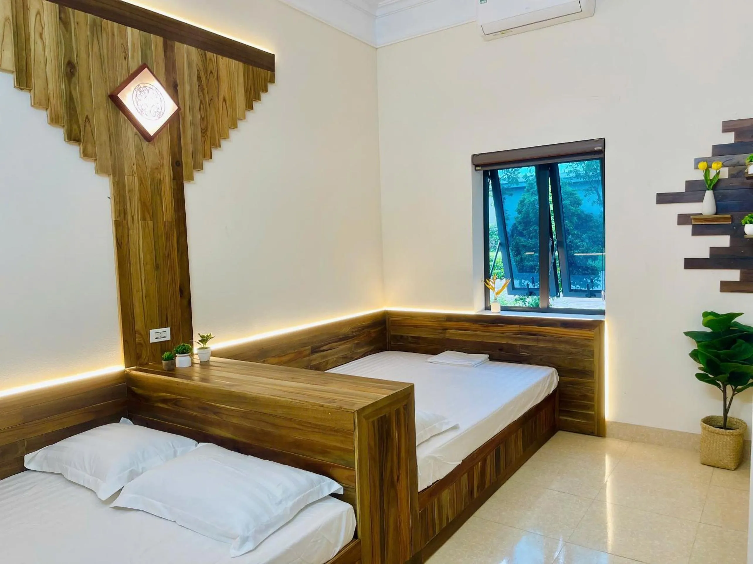 Bedroom, Bed in Hoa Lu Garden Resort