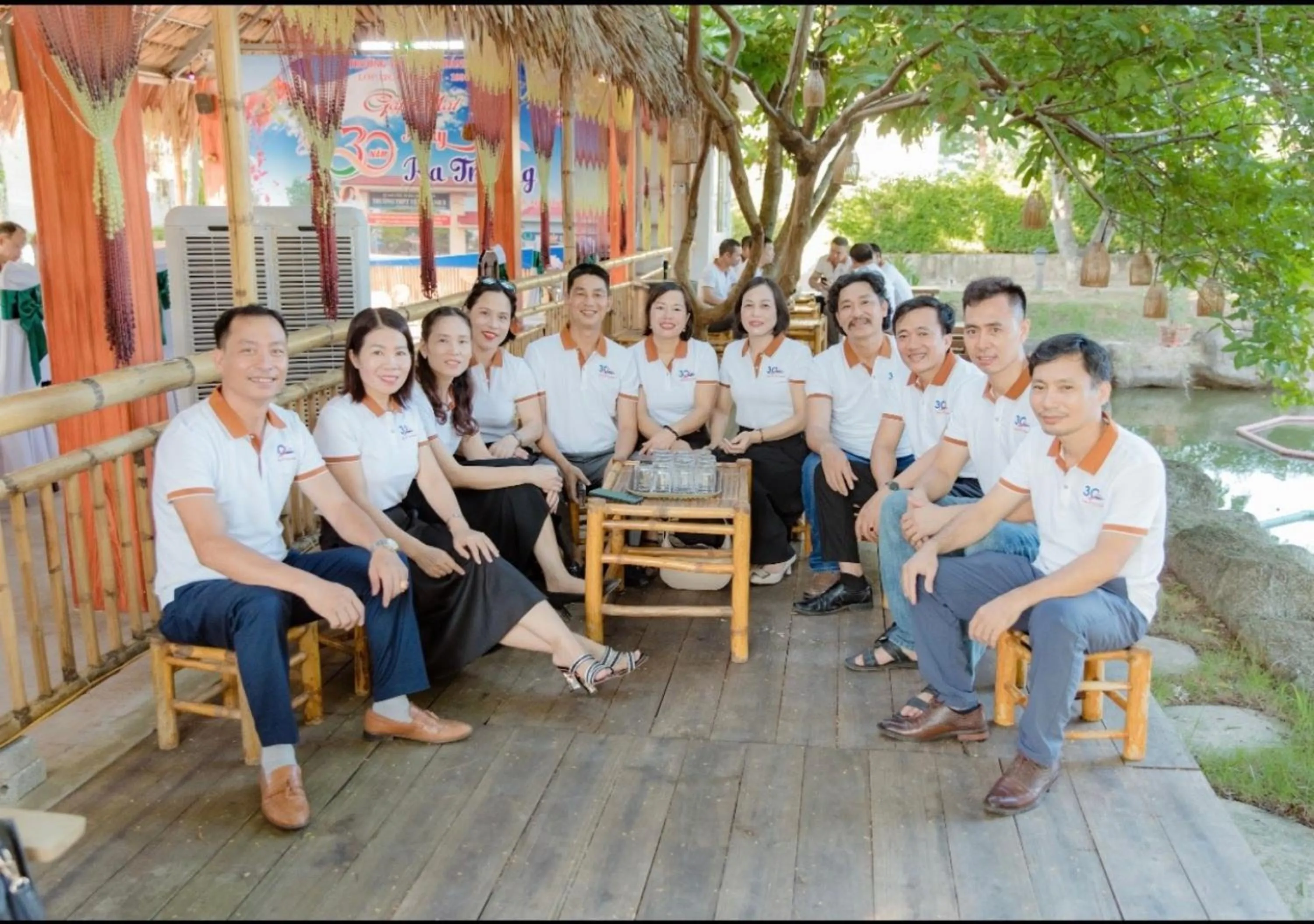 group of guests in Hoa Lu Garden Resort