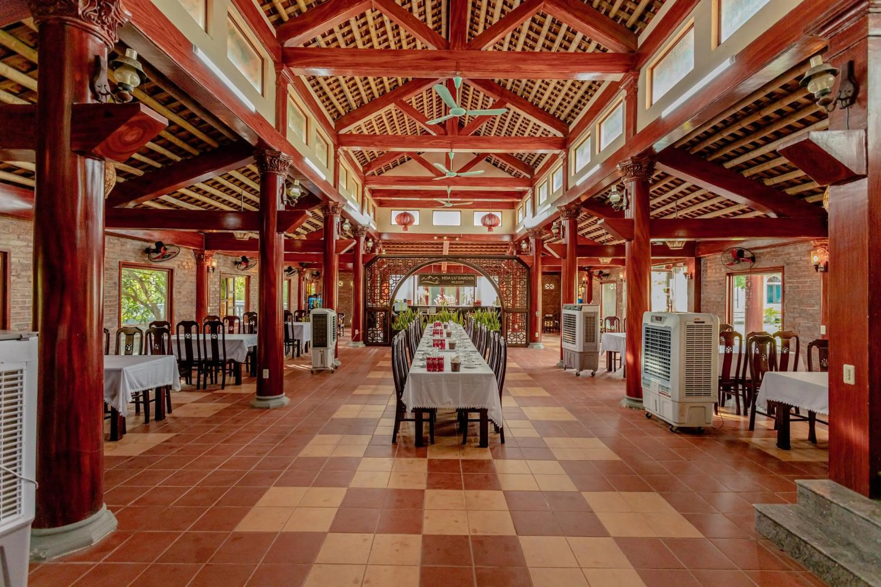 Restaurant/places to eat in Hoa Lu Garden Resort