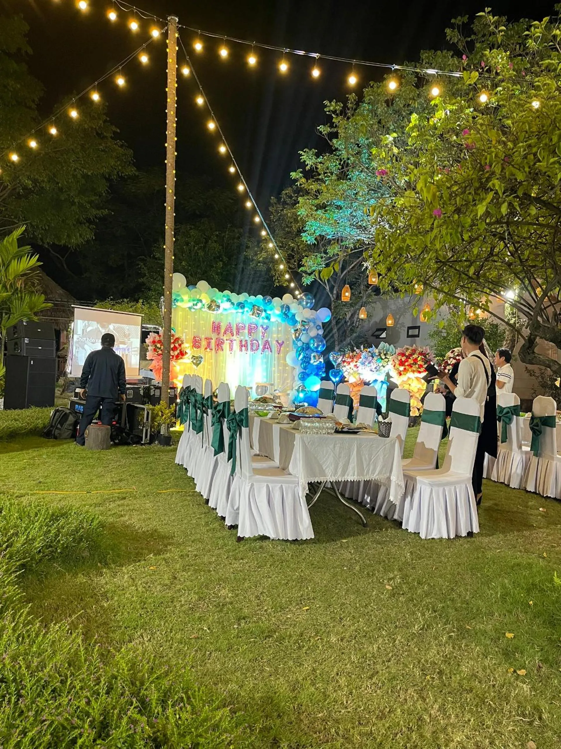 Dinner in Hoa Lu Garden Resort