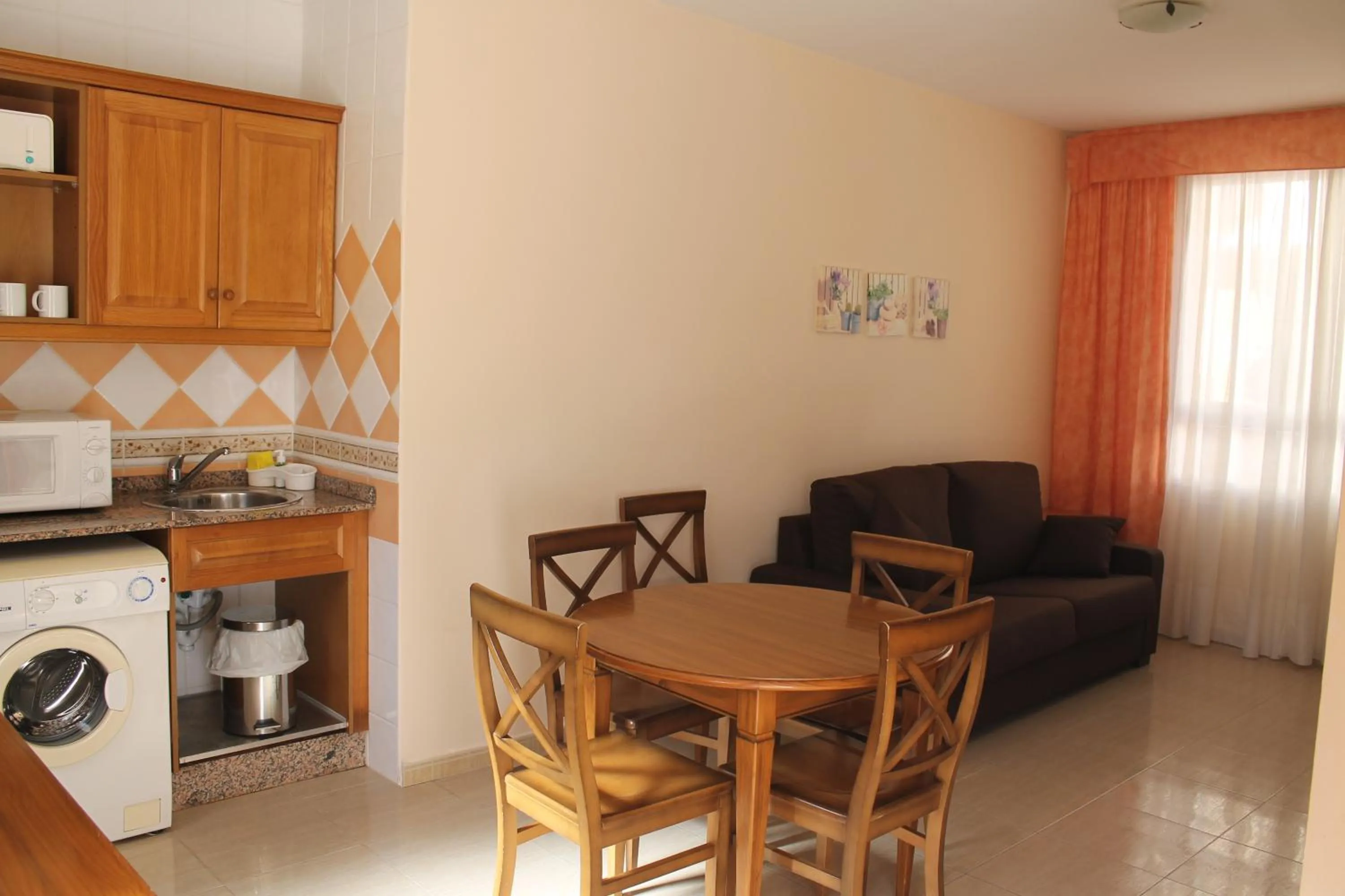 TV and multimedia in Aparthotel Bahia Pinosol