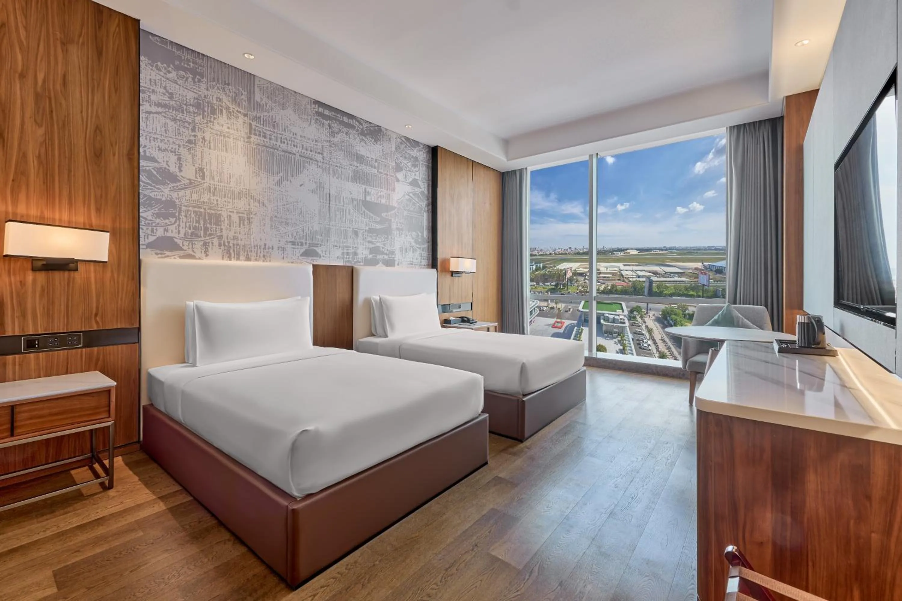 Bedroom, Bed in Crowne Plaza Phnom Penh by IHG 金边皇冠假日酒店 Former VM Hotel