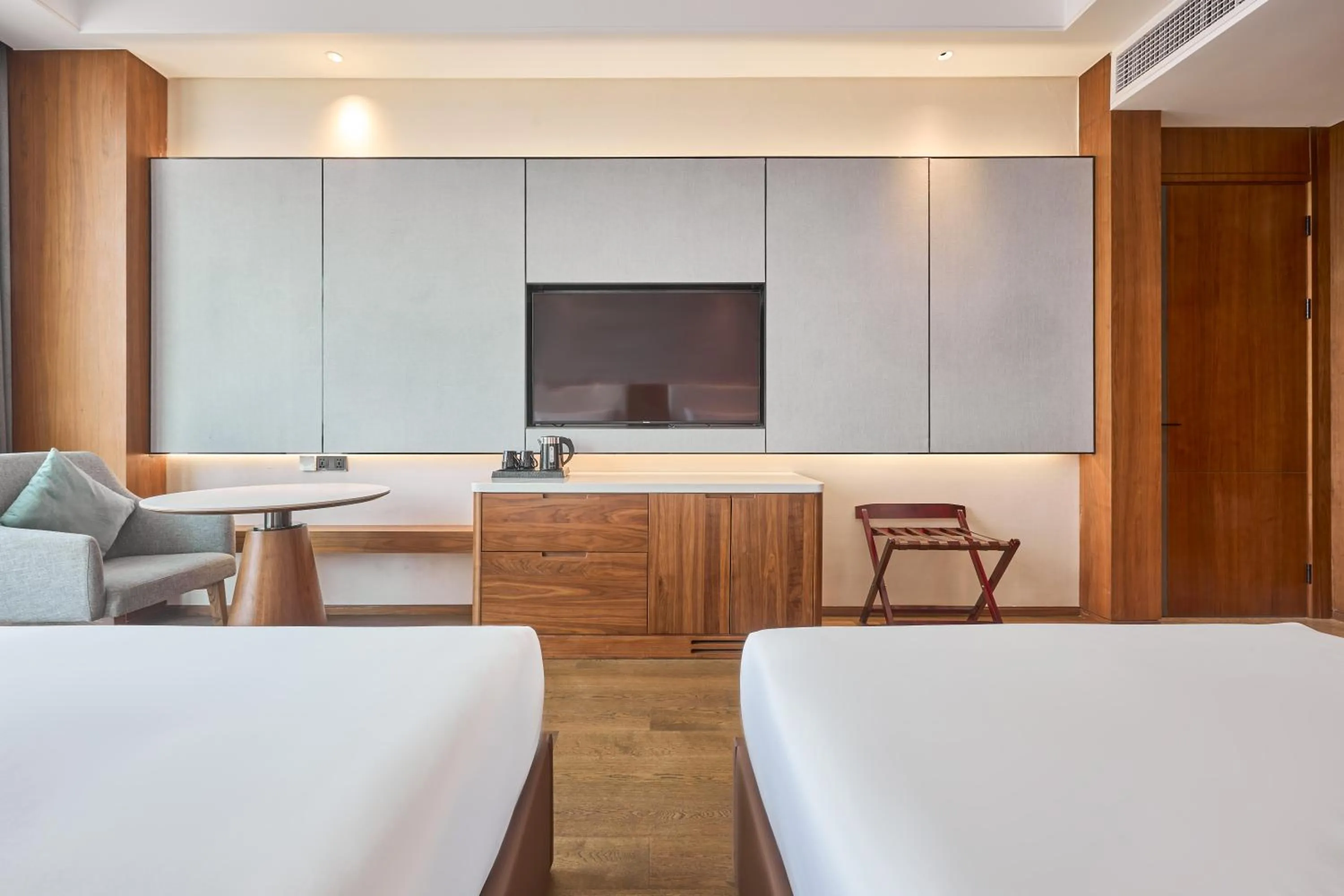 TV and multimedia, Bed in Crowne Plaza Phnom Penh by IHG 金边皇冠假日酒店 Former VM Hotel