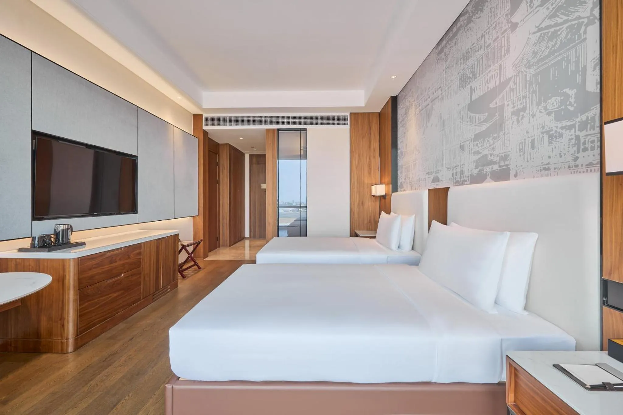 Photo of the whole room, Bed in Crowne Plaza Phnom Penh by IHG 金边皇冠假日酒店 Former VM Hotel