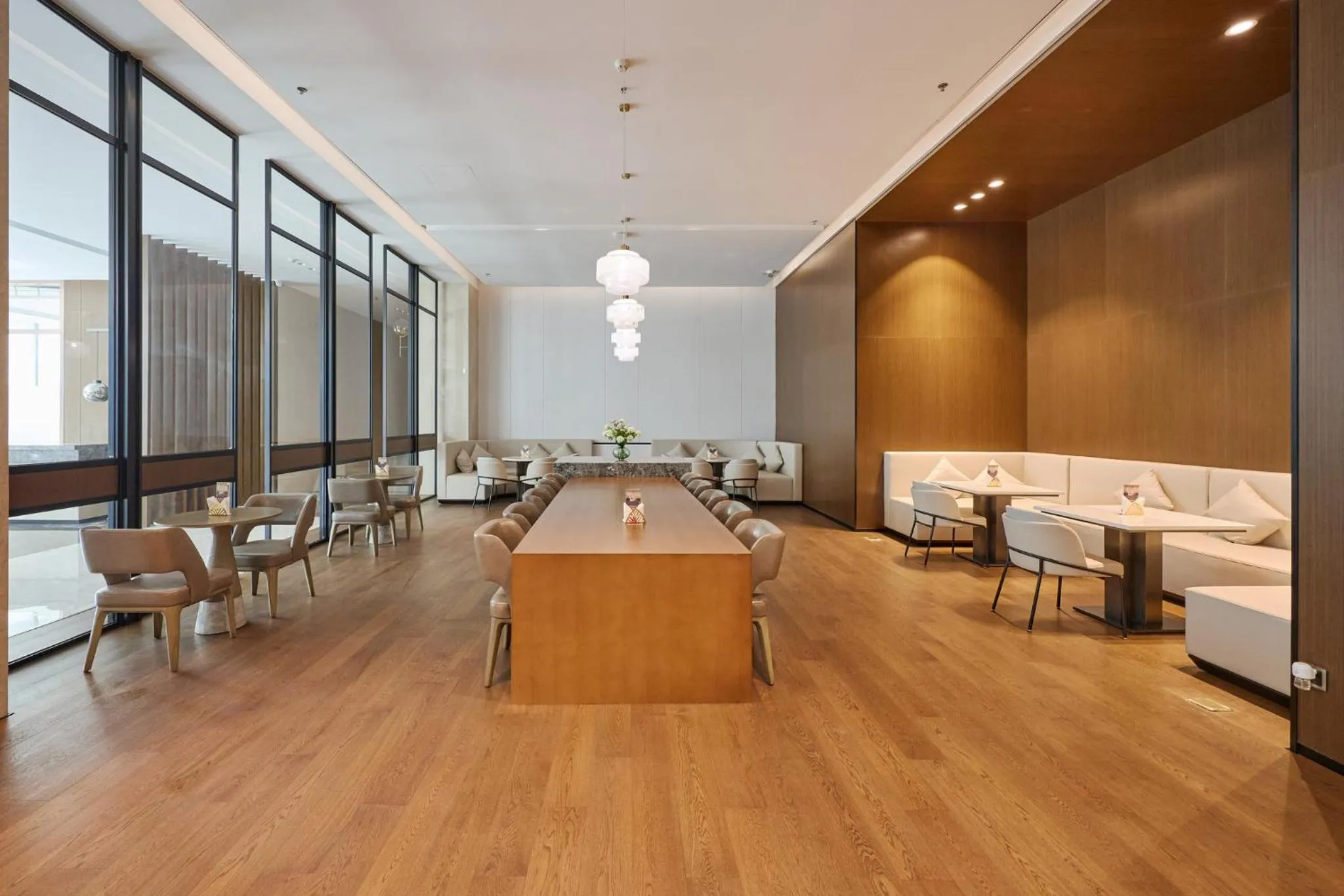 Restaurant/places to eat in Crowne Plaza Phnom Penh by IHG 金边皇冠假日酒店 Former VM Hotel