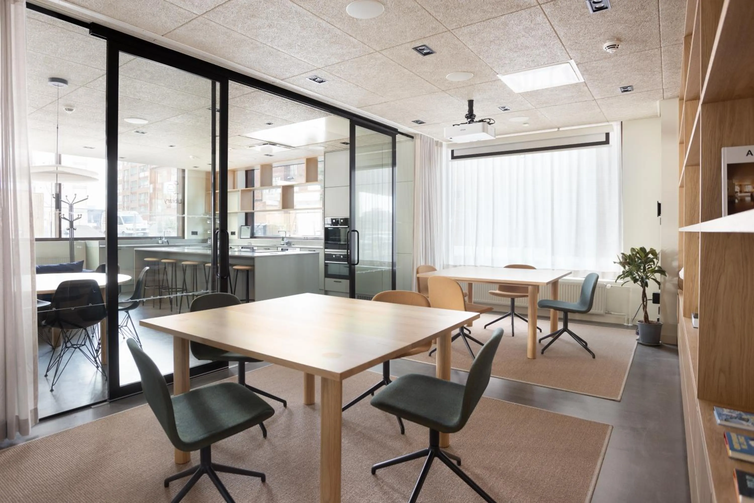 Seating area in Noli Herttoniemi