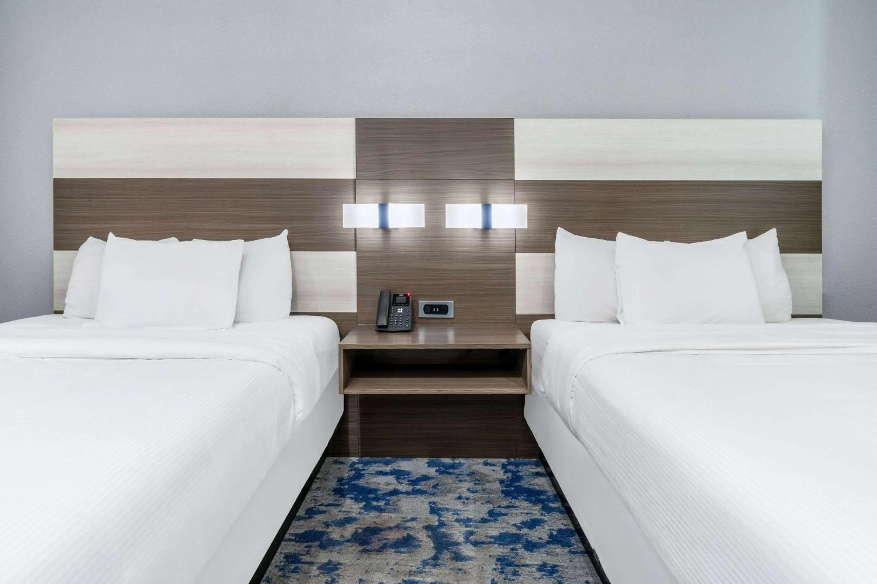 Photo of the whole room, Bed in Baymont by Wyndham Carlsbad NM