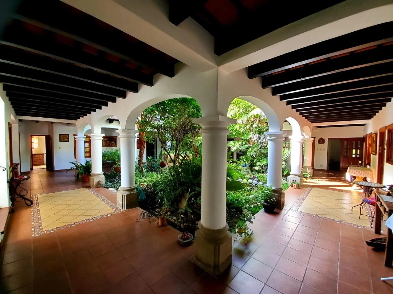 Patio in Hotel y Jardines Casa Búho