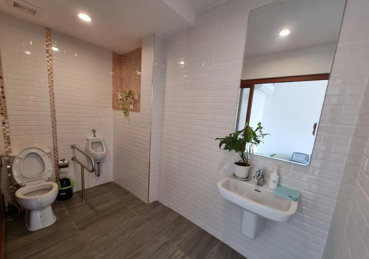 Toilet in Lanna Haven Hotel