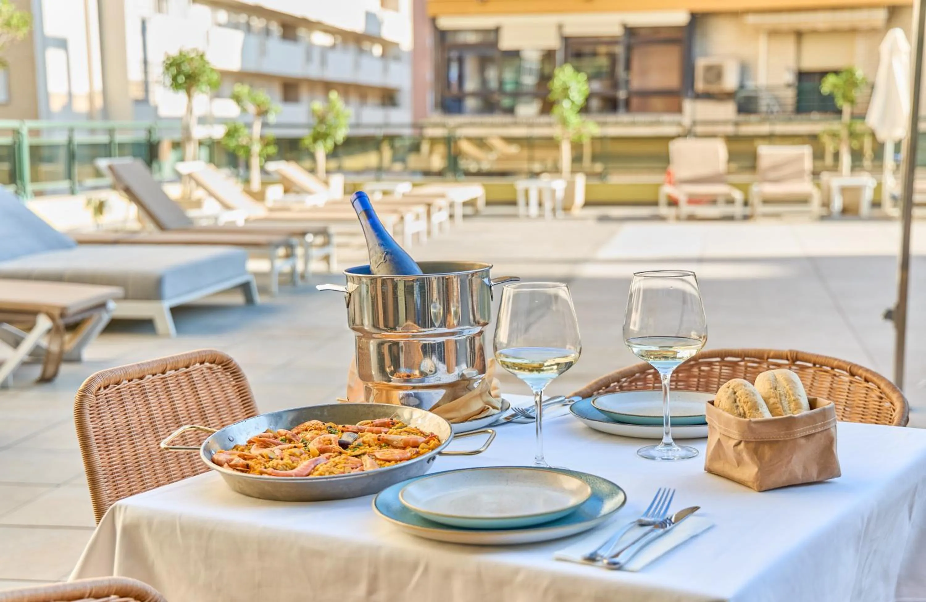 Restaurant/places to eat in Leonardo Hotel Fuengirola Costa del Sol