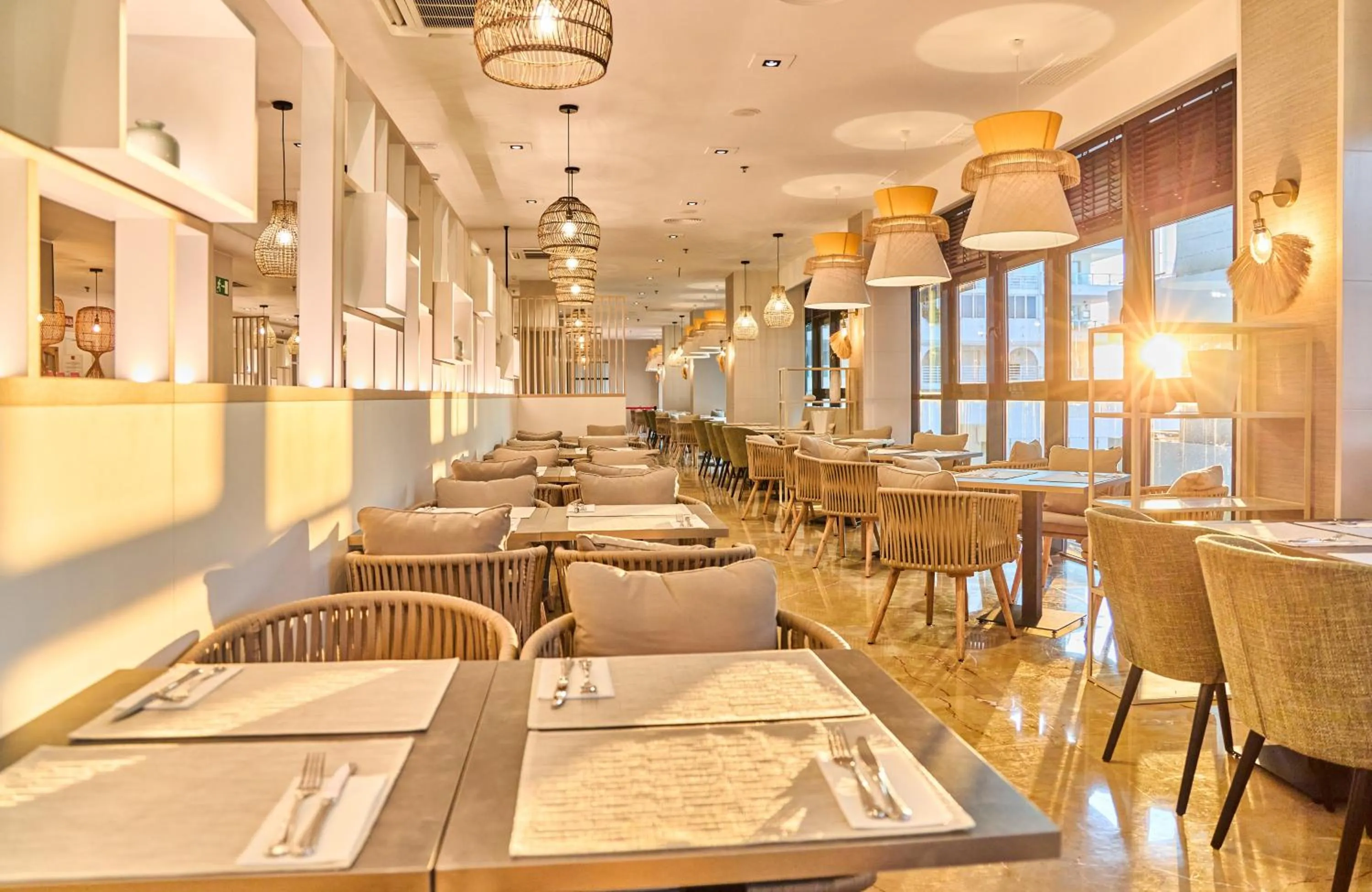 Restaurant/places to eat in Leonardo Hotel Fuengirola Costa del Sol