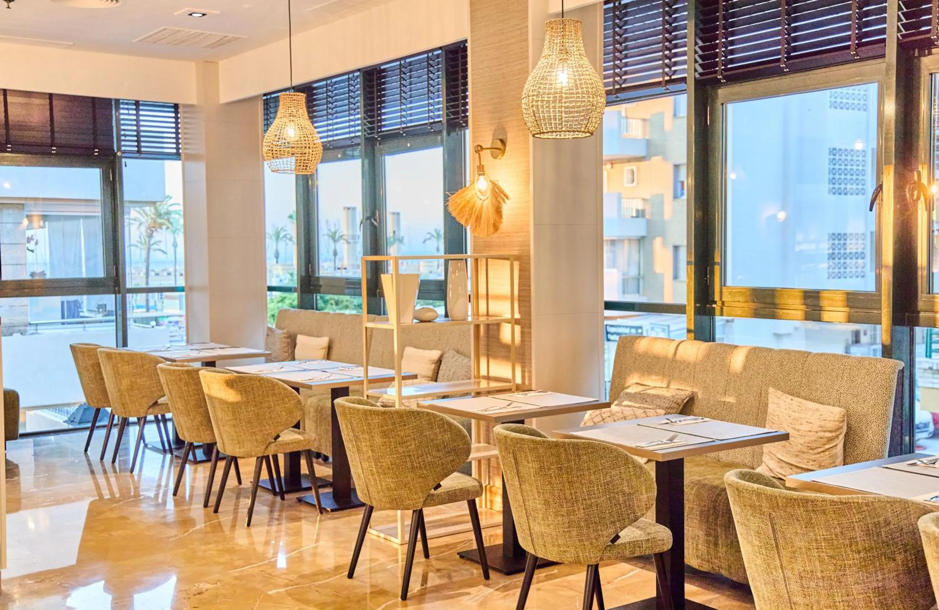 Restaurant/places to eat in Leonardo Hotel Fuengirola Costa del Sol