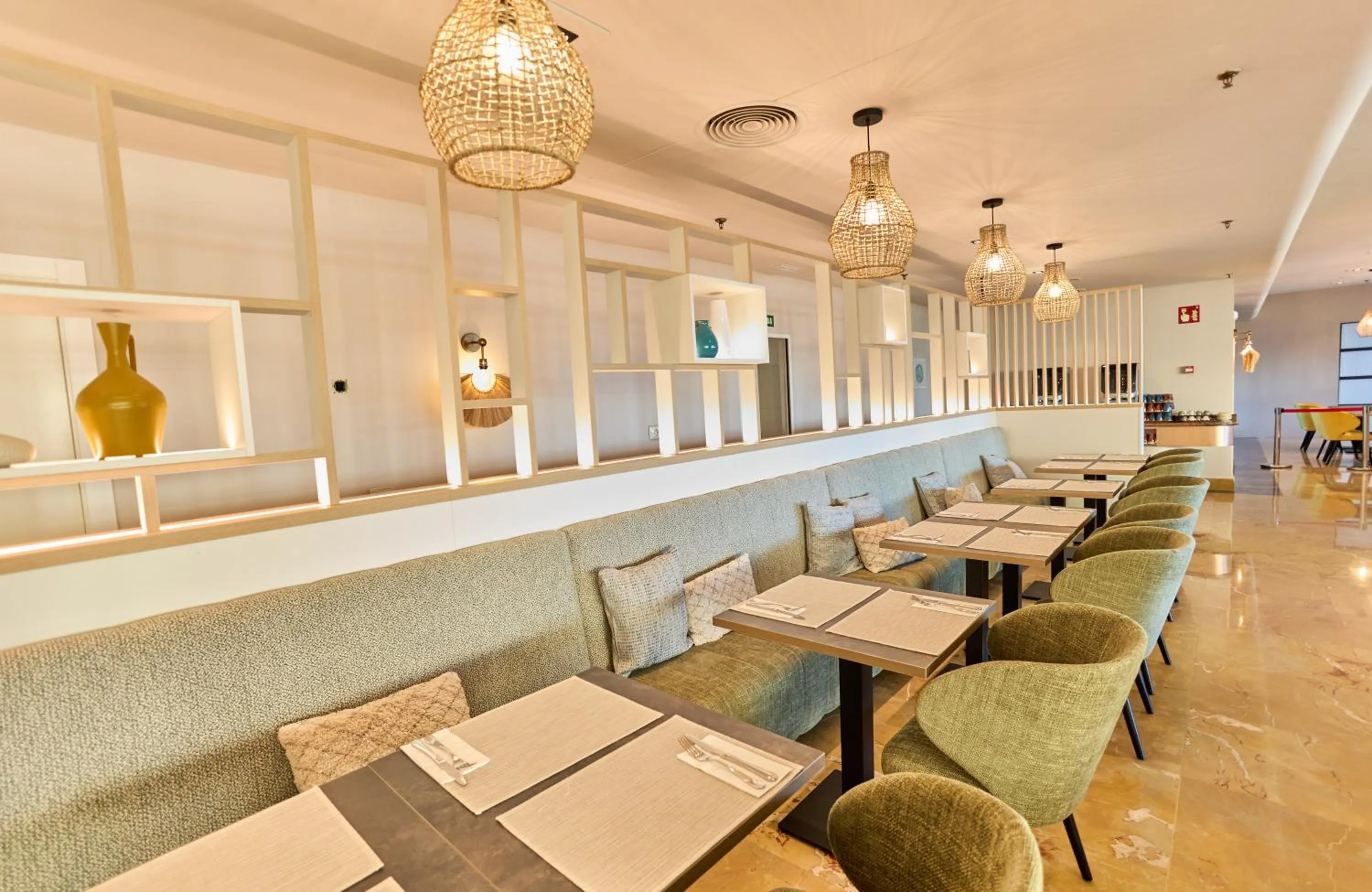 Restaurant/places to eat in Leonardo Hotel Fuengirola Costa del Sol