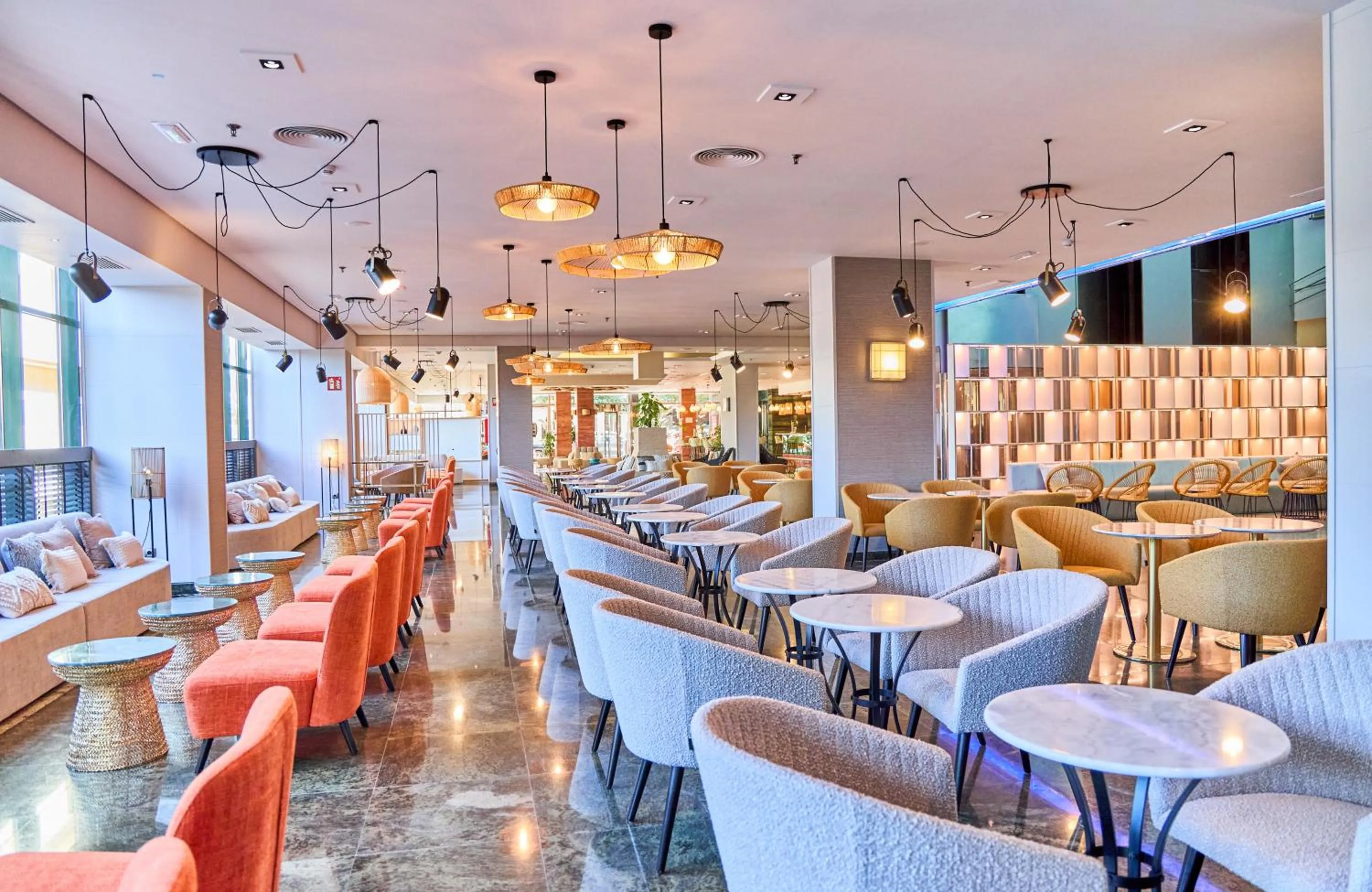 Lounge or bar in Leonardo Hotel Fuengirola Costa del Sol