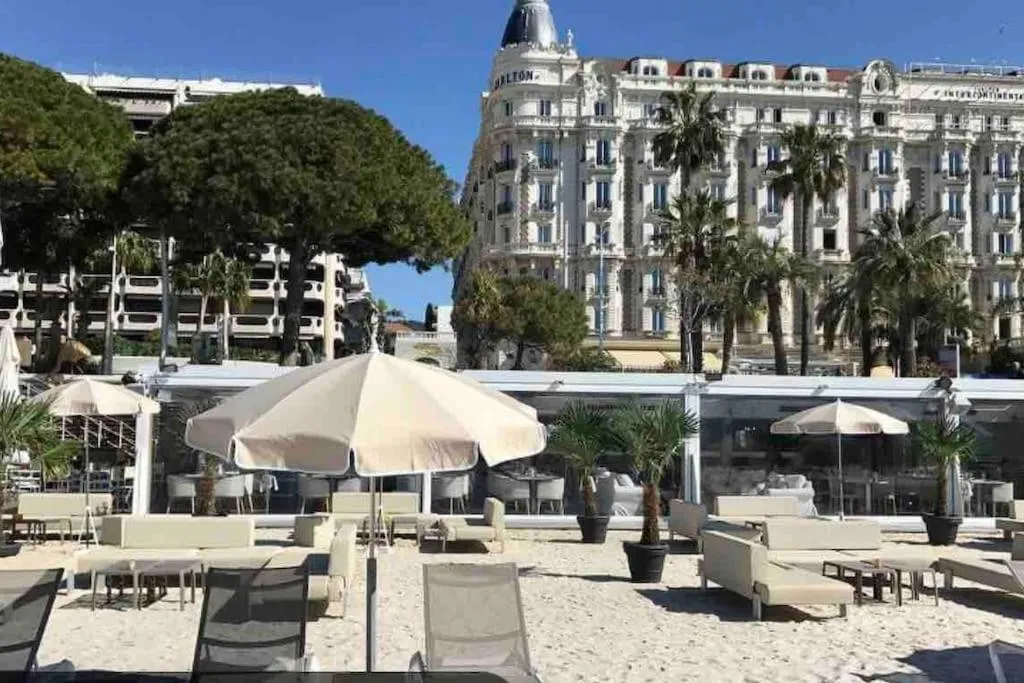 Cannes centre , magnifique , 5 min palais