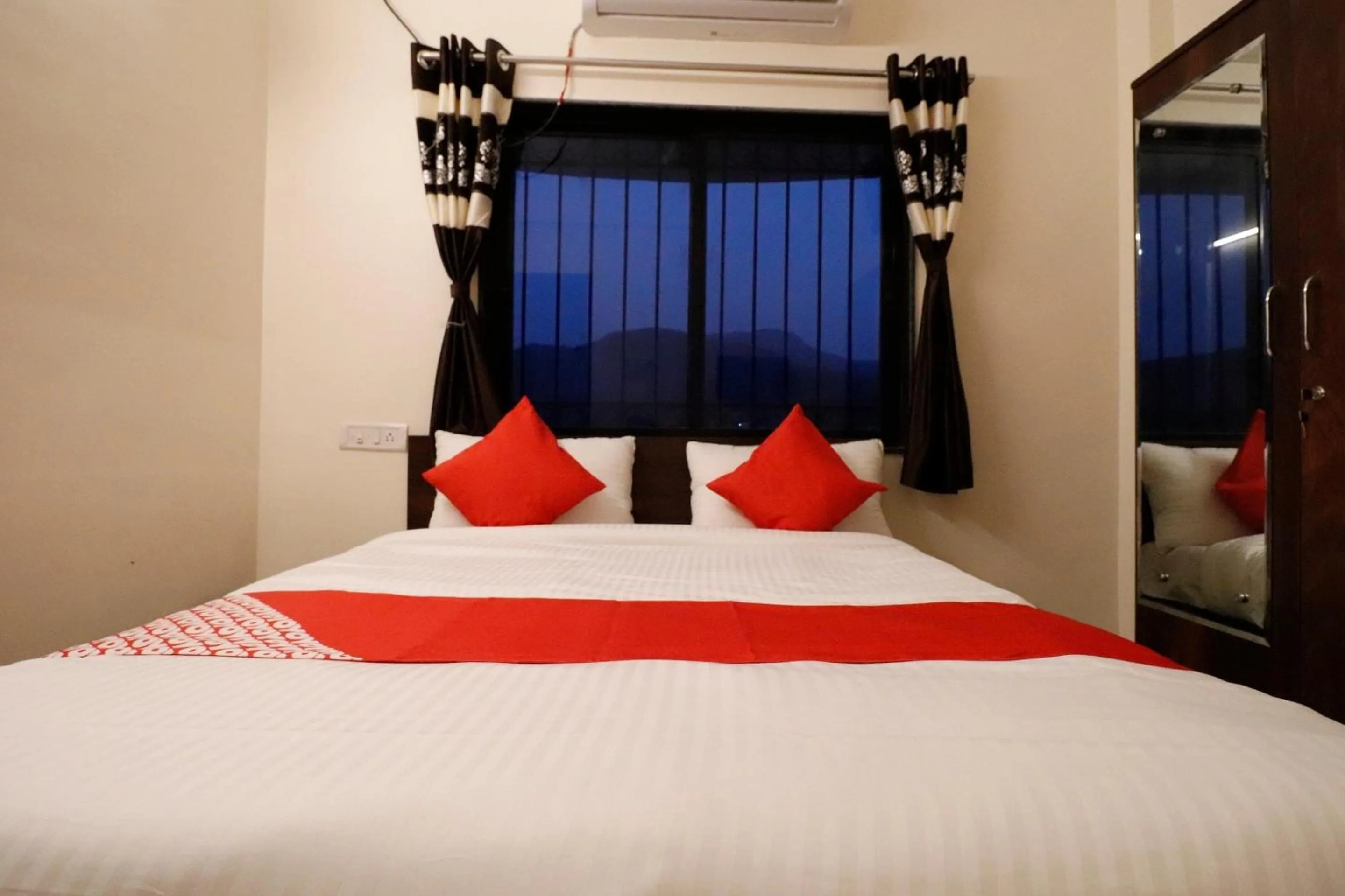 Facade/entrance in Hotel O The Pearl Inn