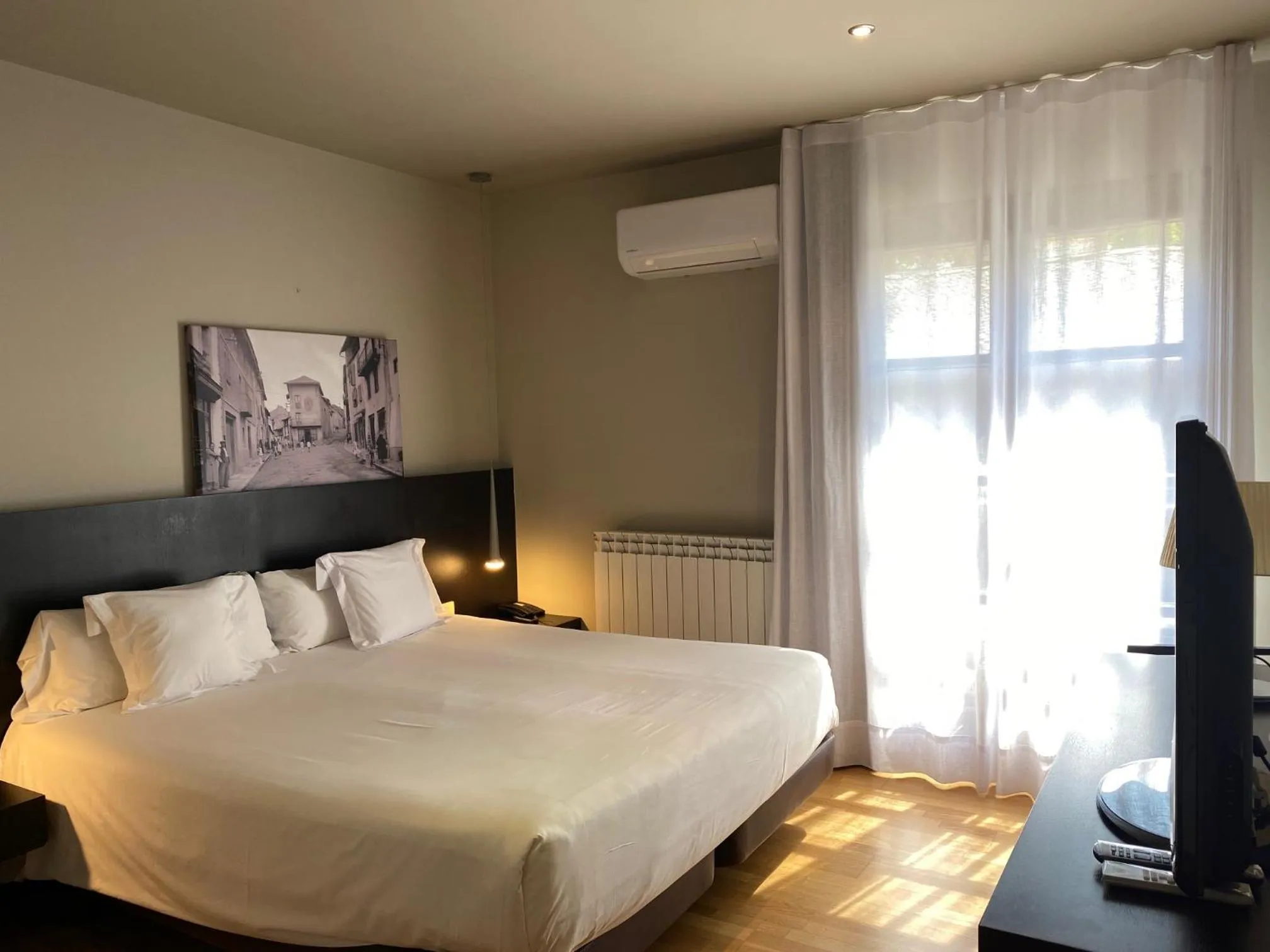 children, Bed in Hotel Bernat de So