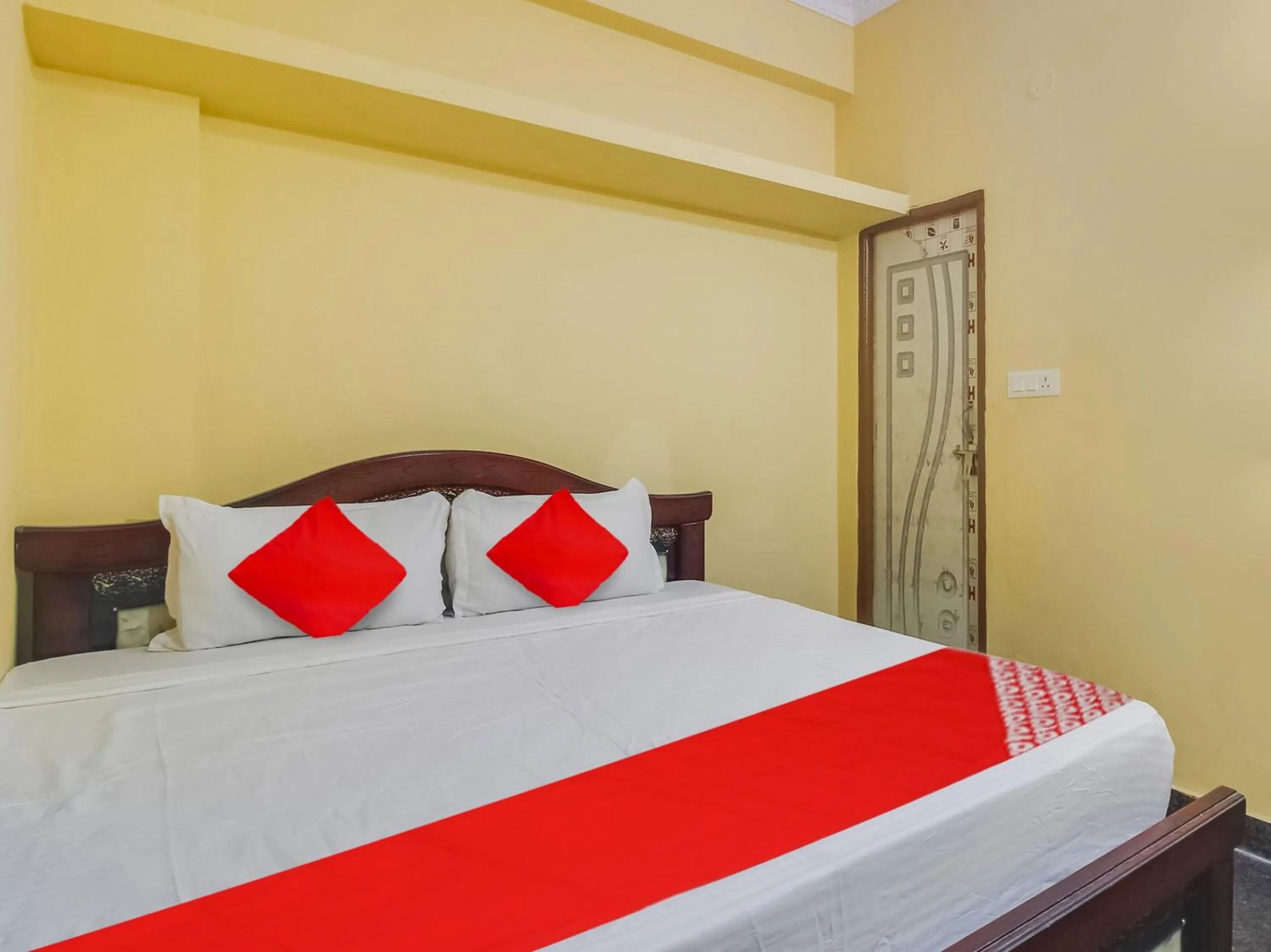 Bedroom, Bed in Hotel O by OYO AM Luxury AC ROOM'S