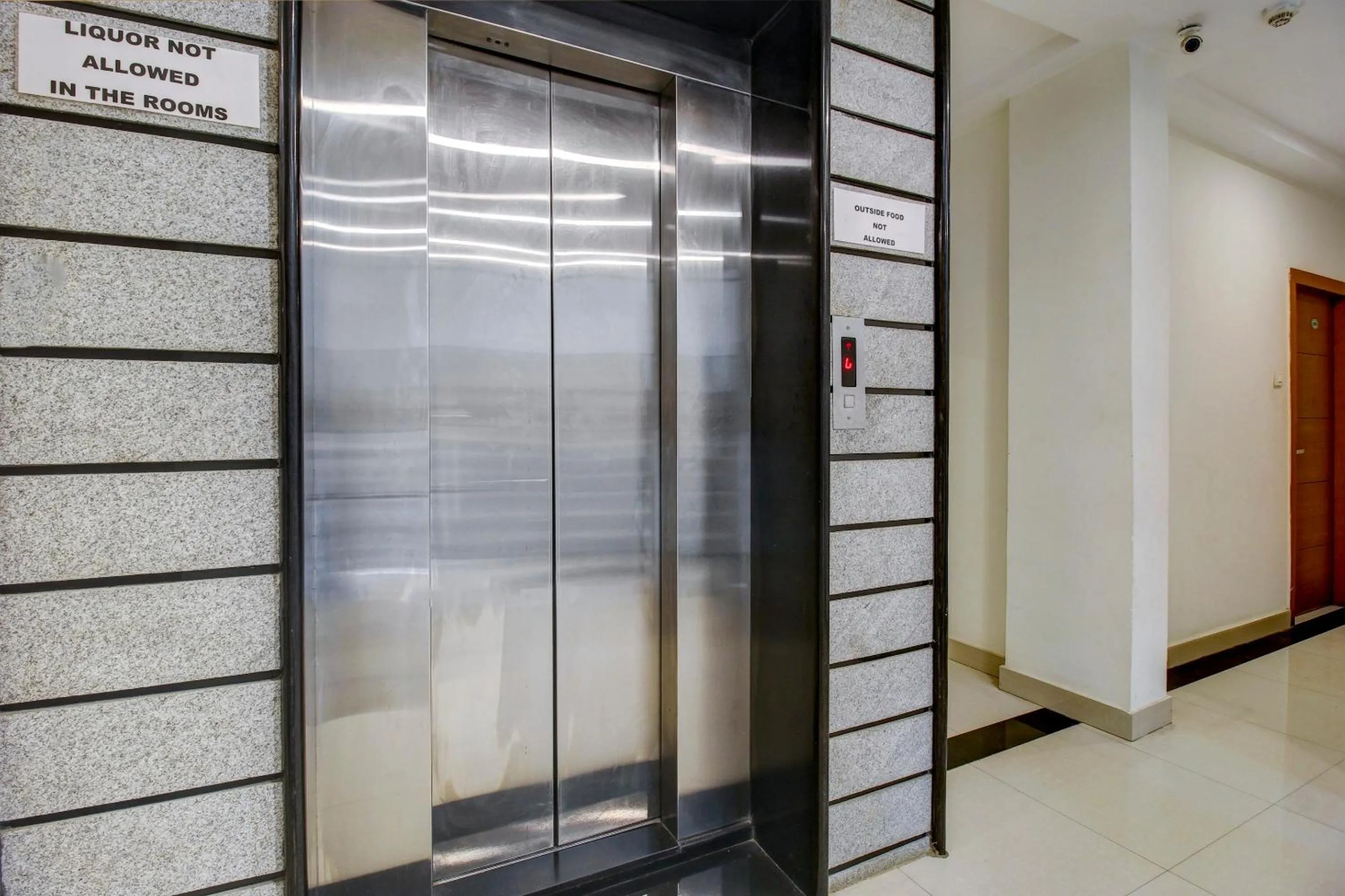 Lobby or reception in Super Townhouse Oak LB Nagar Ramoji