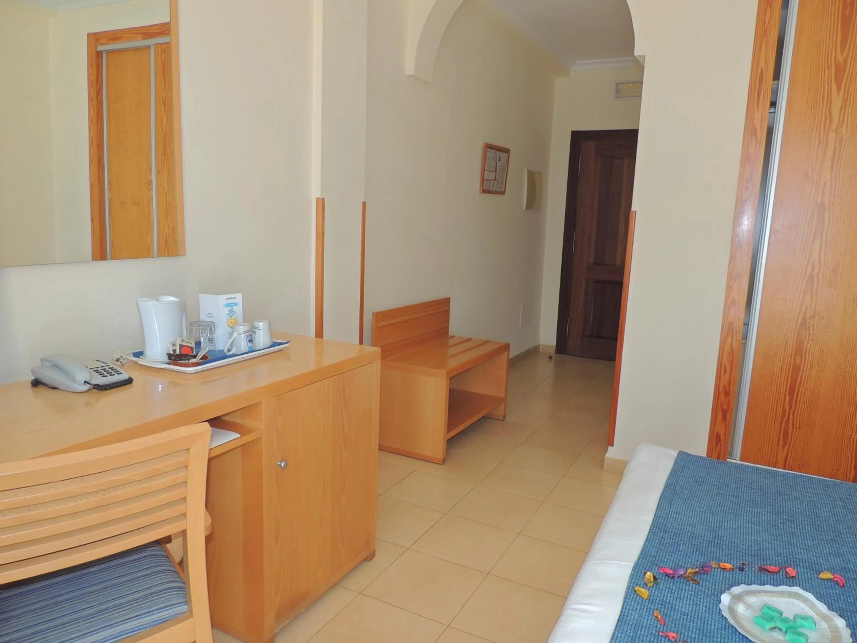 Photo of the whole room, Bed in Hotel Punta del Cantal