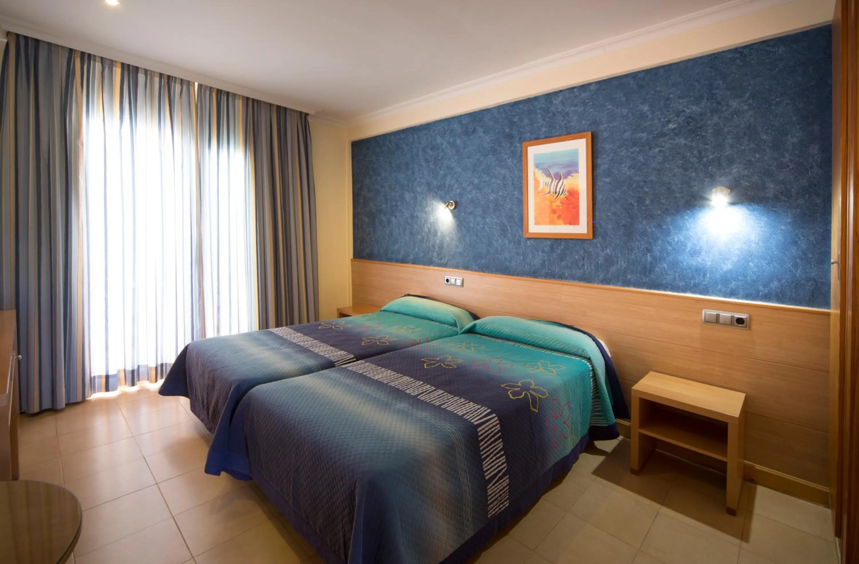 Bedroom, Bed in Hotel Punta del Cantal