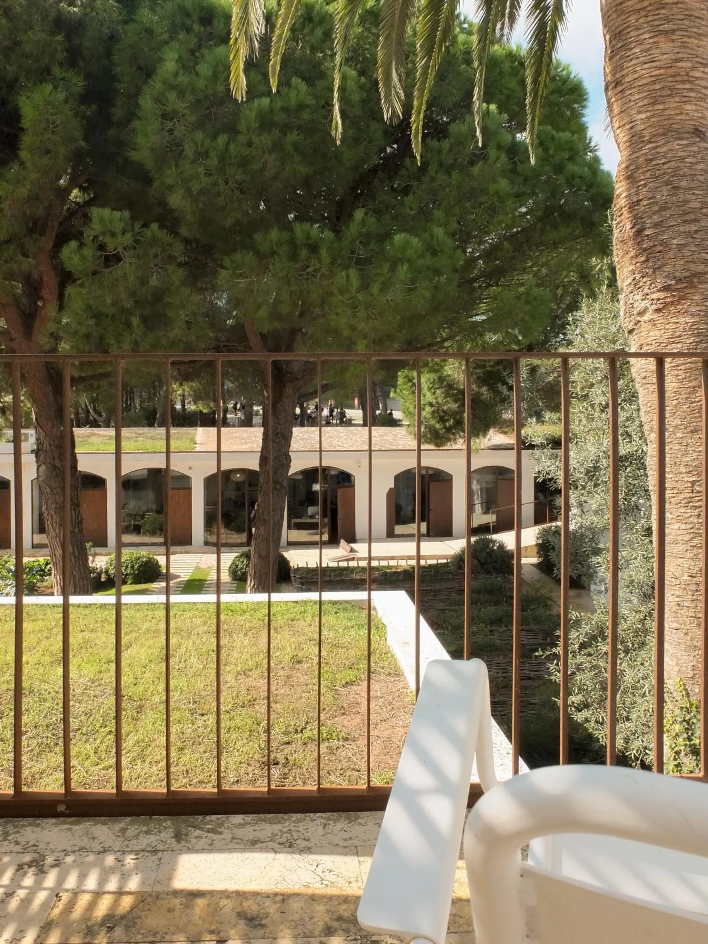 Garden view in Hostal Empúries