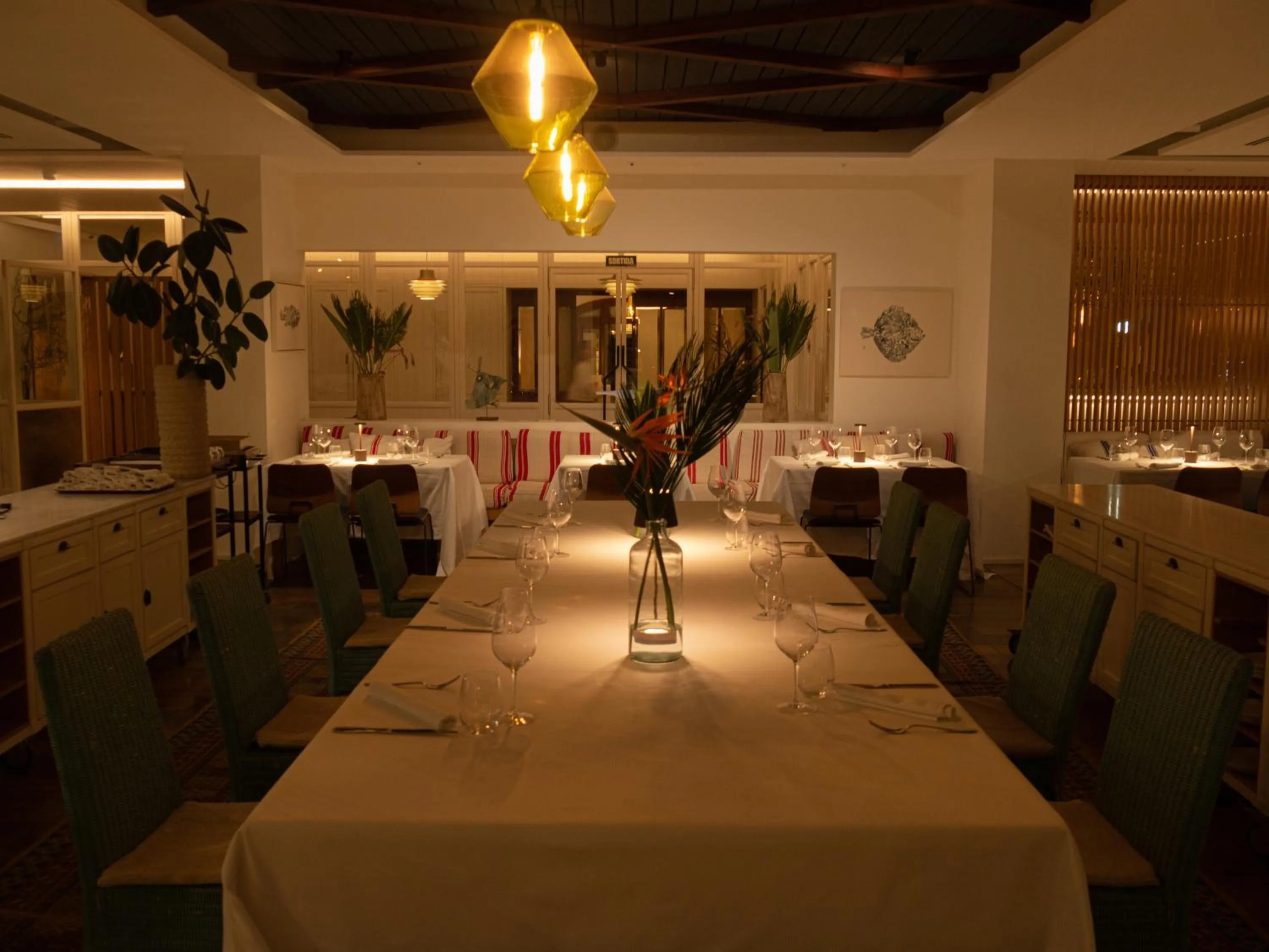 Restaurant/places to eat in Hostal Empúries