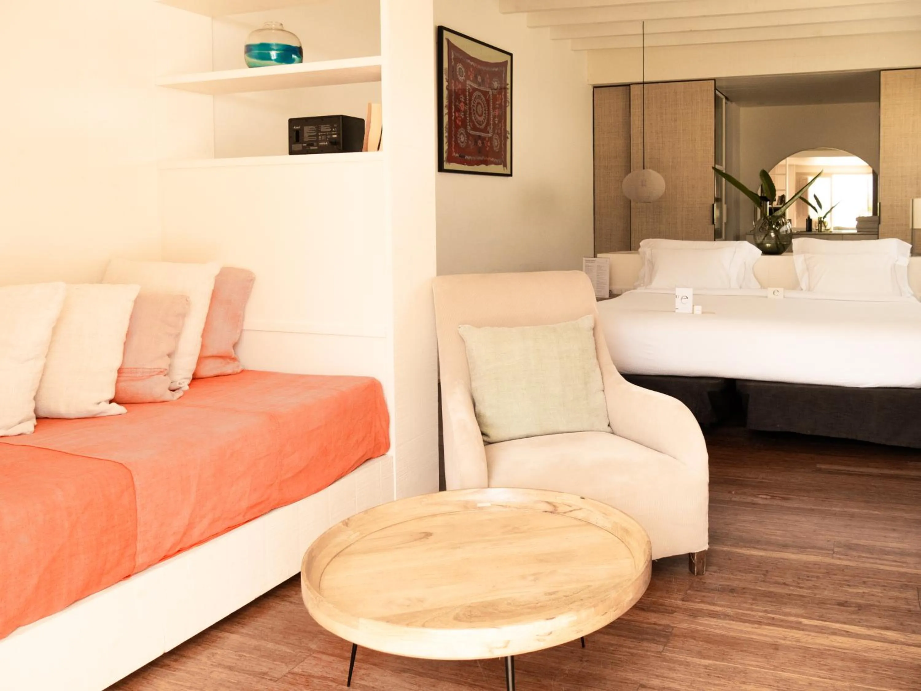 Bed in Hostal Empúries