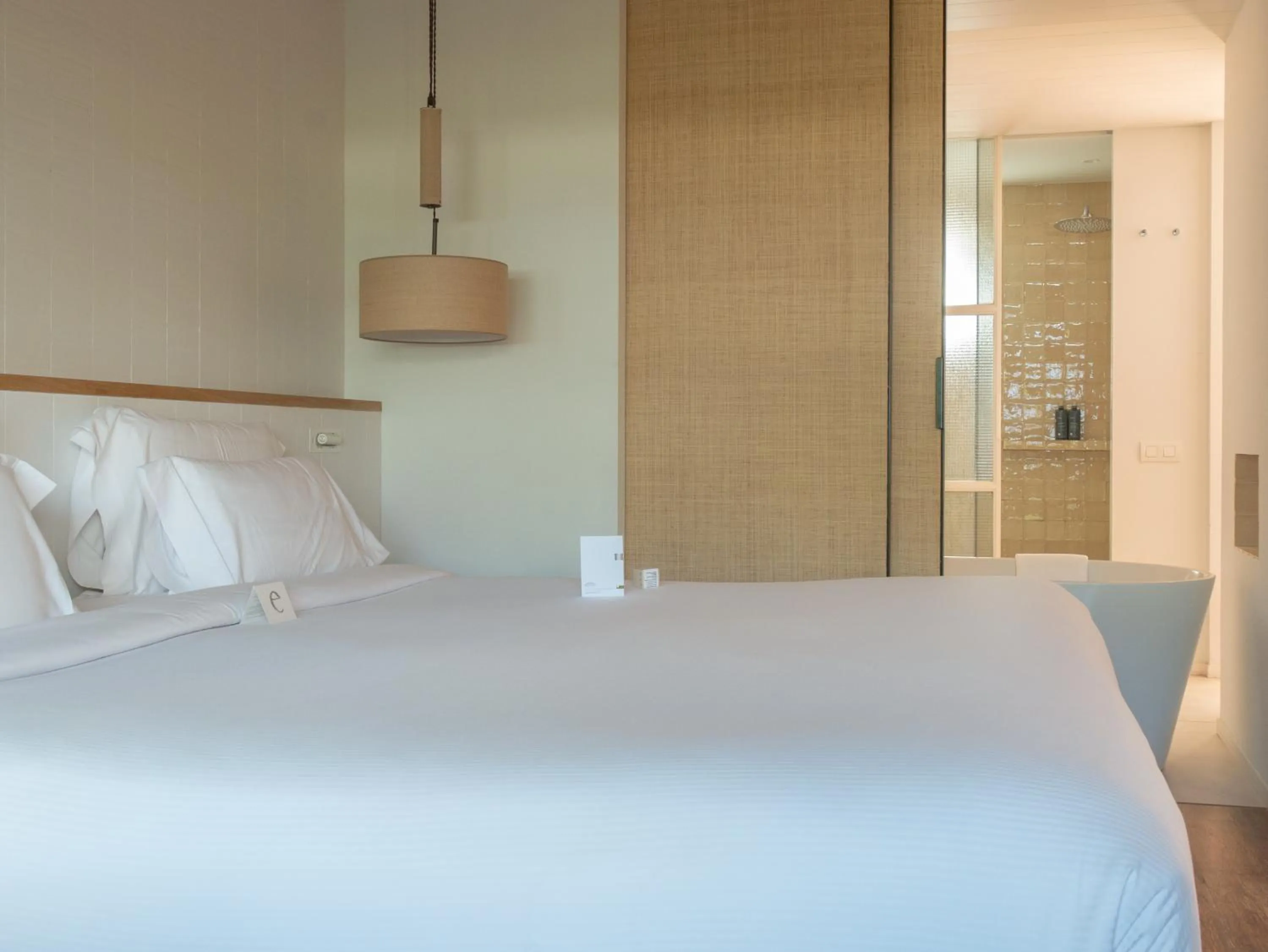 Bed in Hostal Empúries