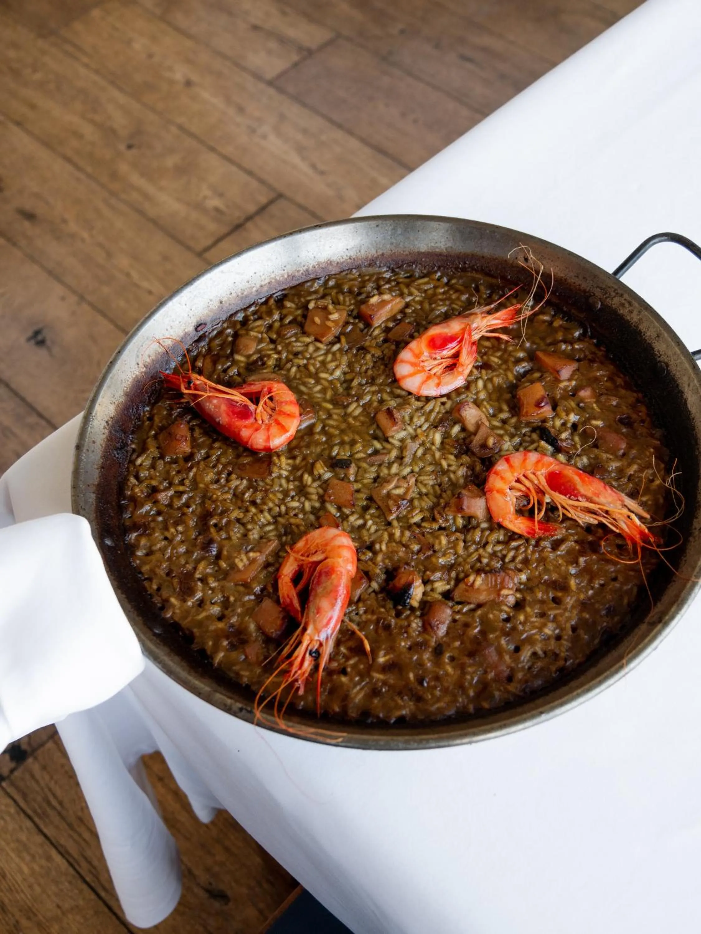 Restaurant/places to eat in Hostal Empúries