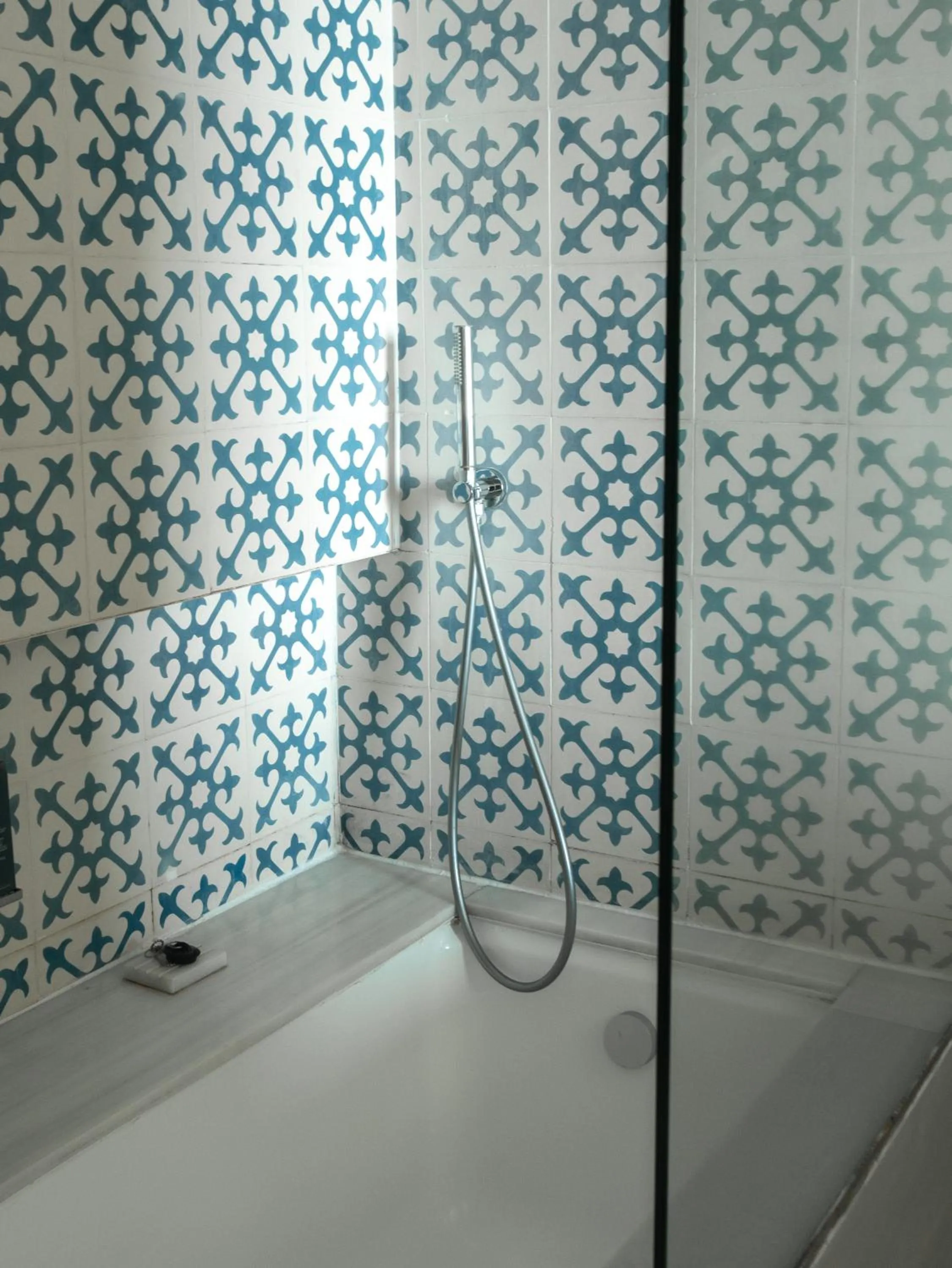 Bathroom in Hostal Empúries