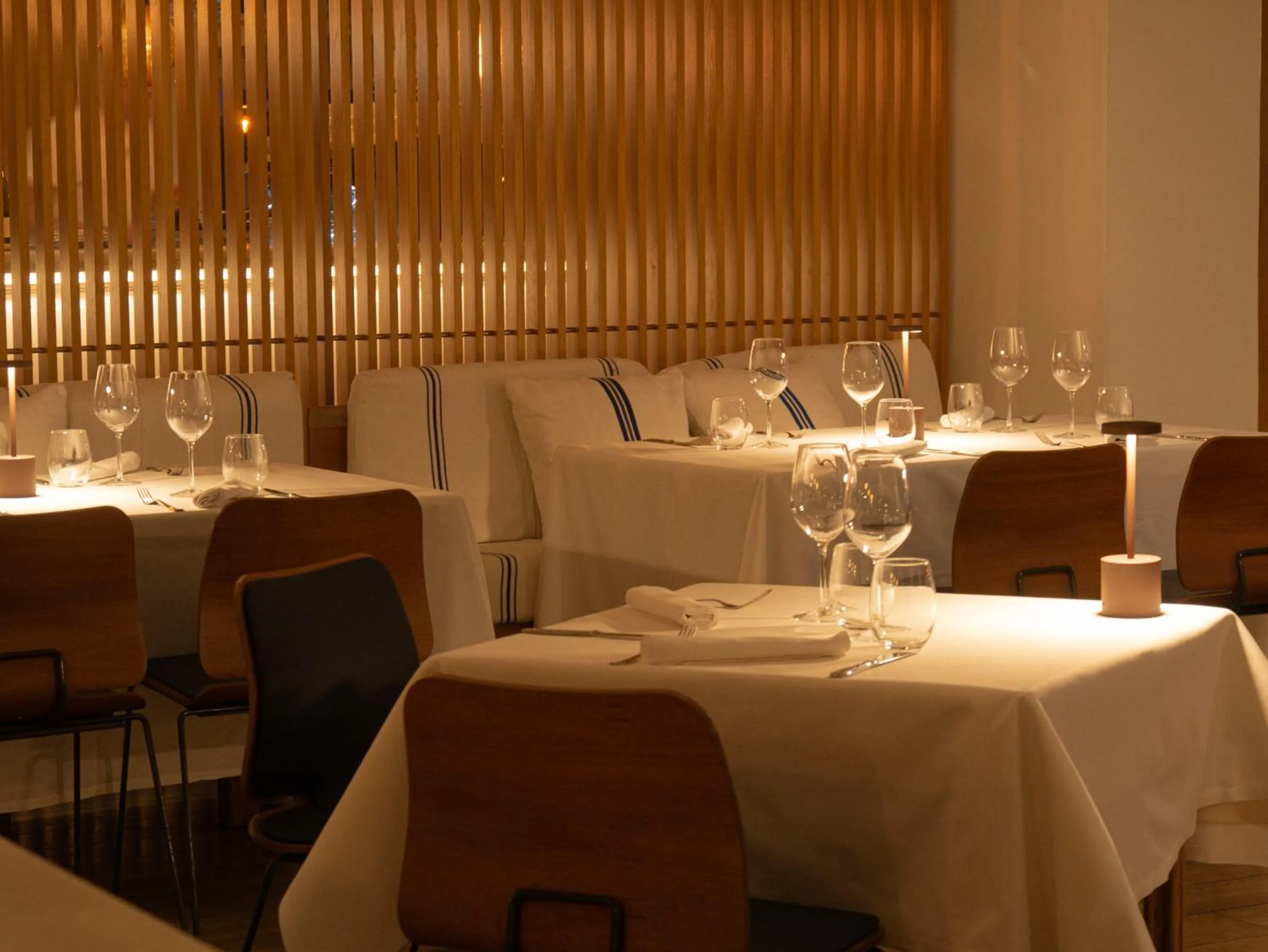 Restaurant/places to eat in Hostal Empúries