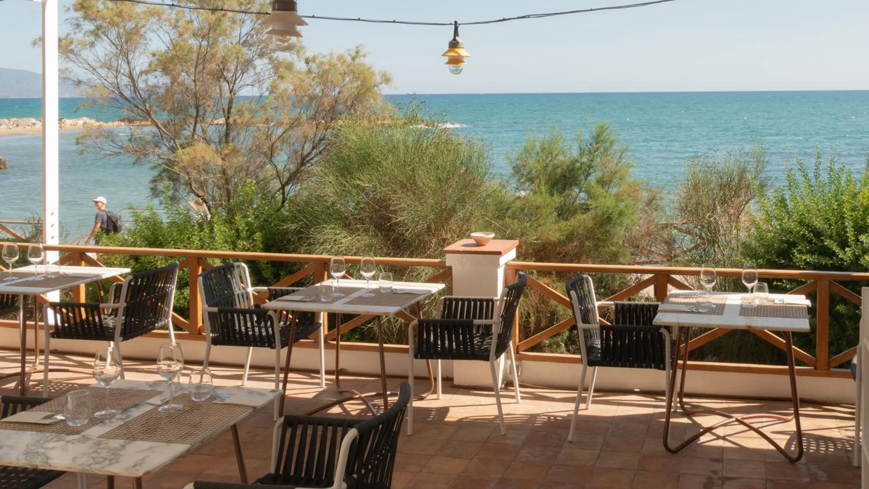 Restaurant/places to eat in Hostal Empúries