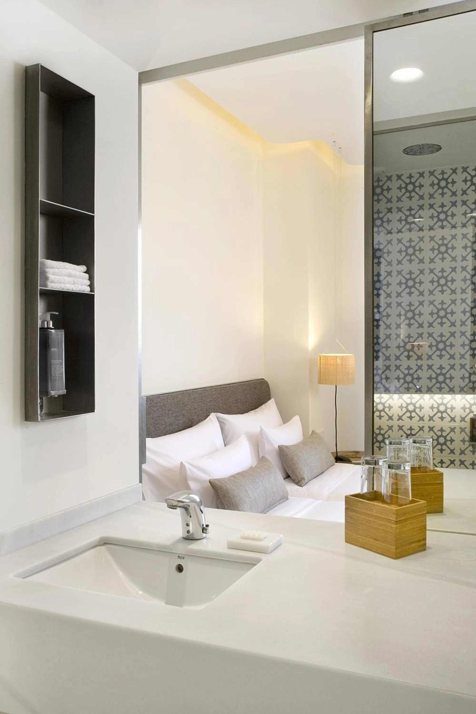 Decorative detail, Bed in Hostal Empúries