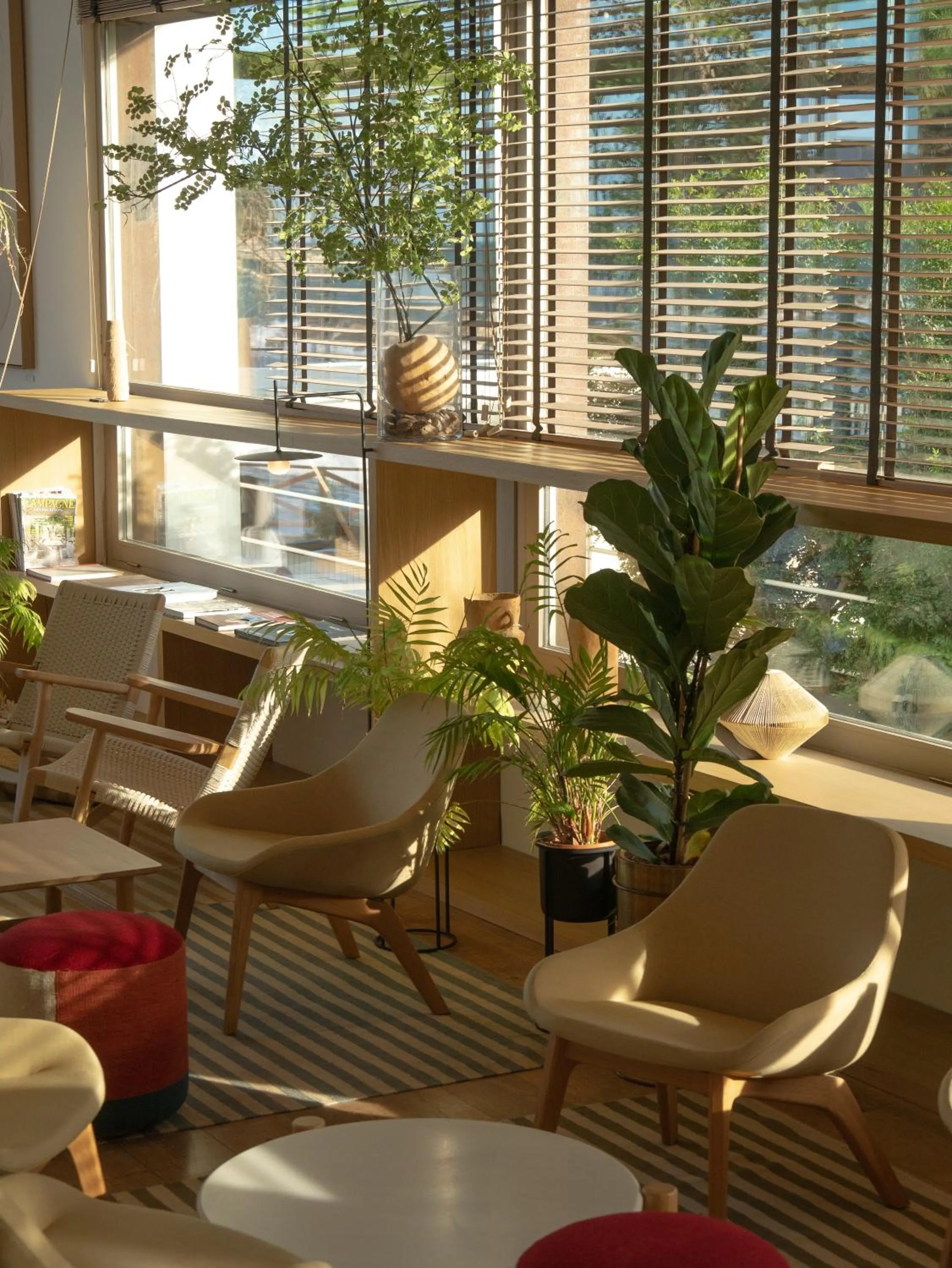 Living room in Hostal Empúries