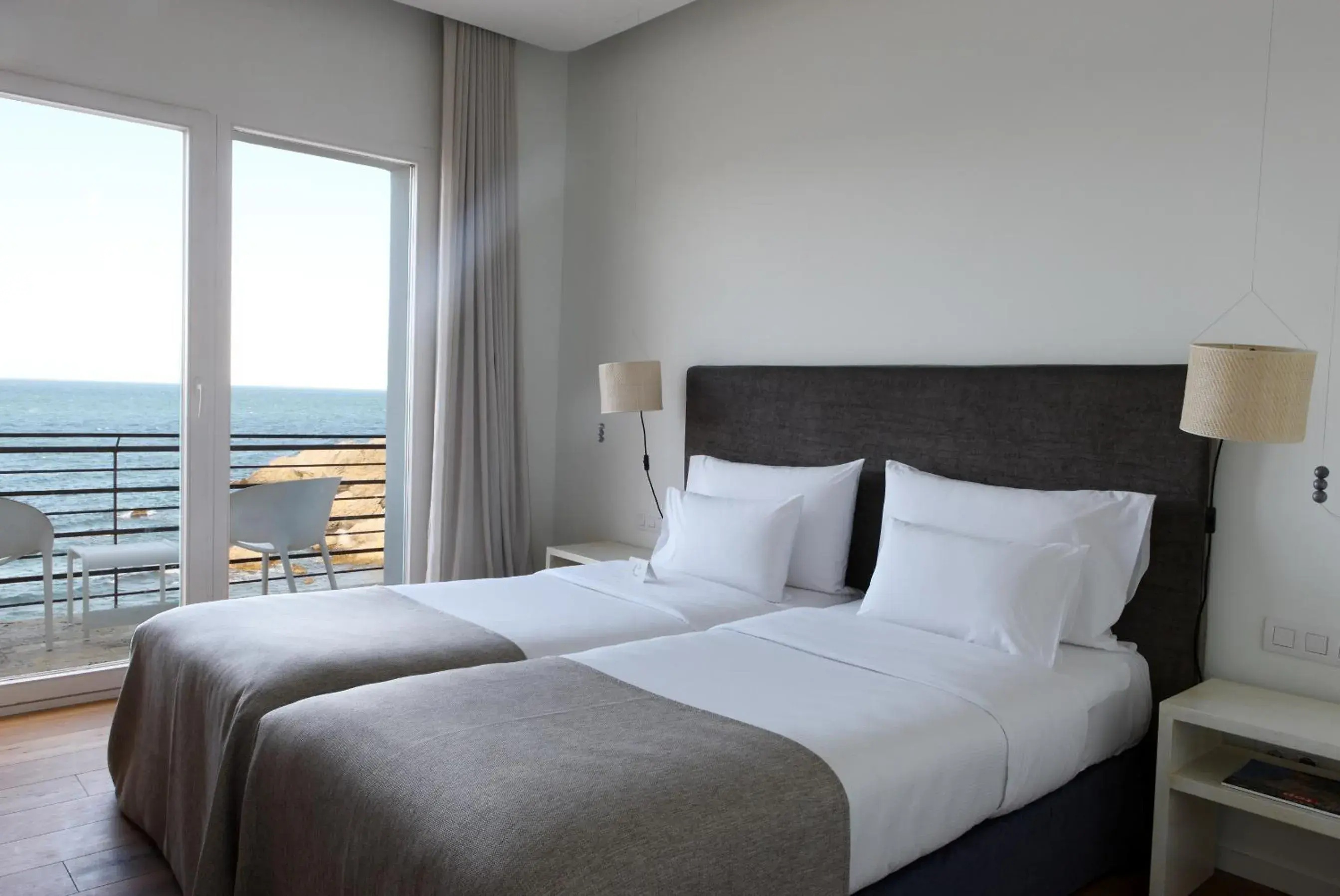 Double Room with Sea View and Balcony in Hostal Empúries Double Room with Sea View and Balcony in Hostal Empúries