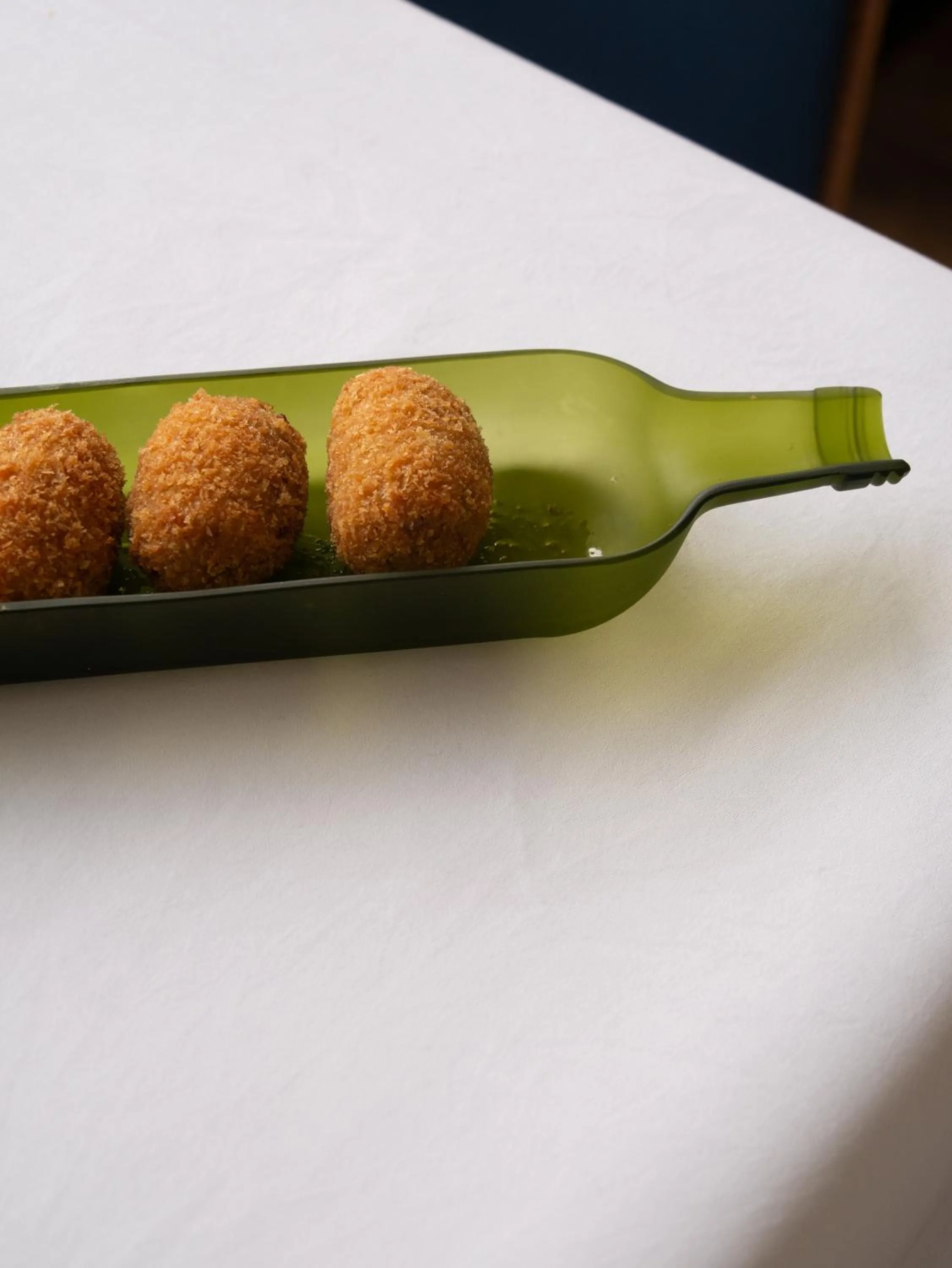 Restaurant/places to eat in Hostal Empúries