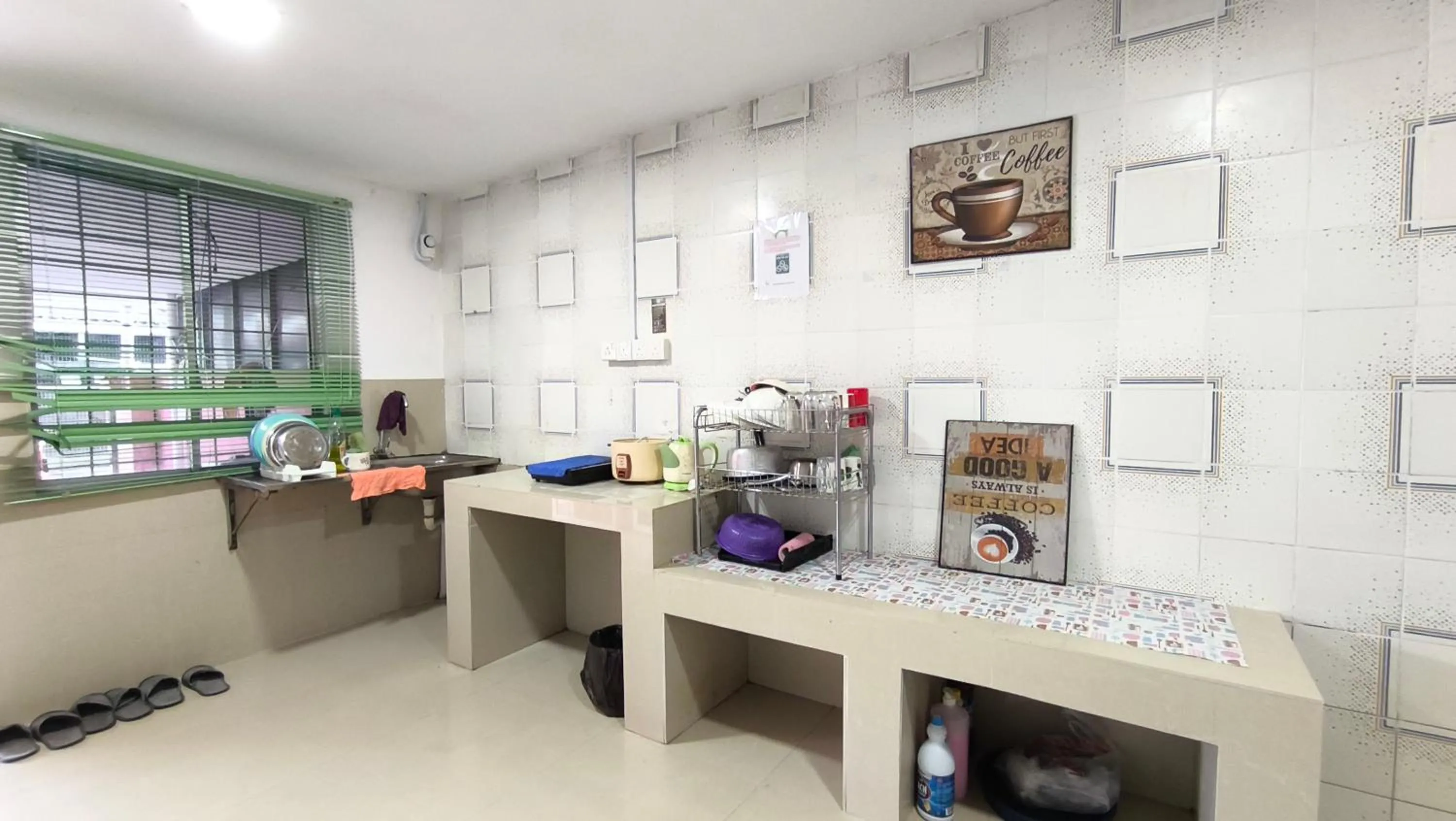 Kitchen or kitchenette in Natol Homestay - Kenyalang Park