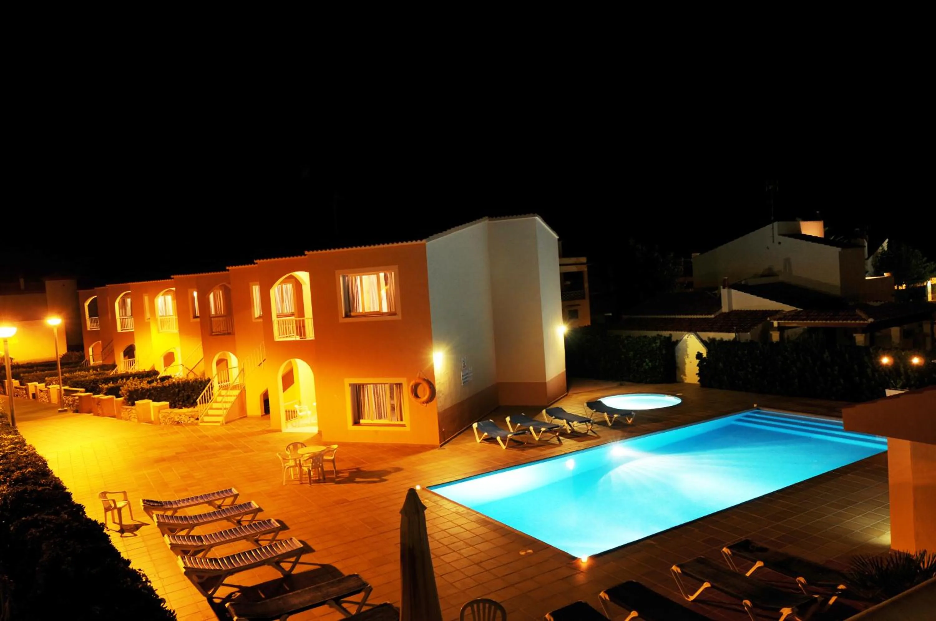 Swimming pool in Apartamentos Maribel