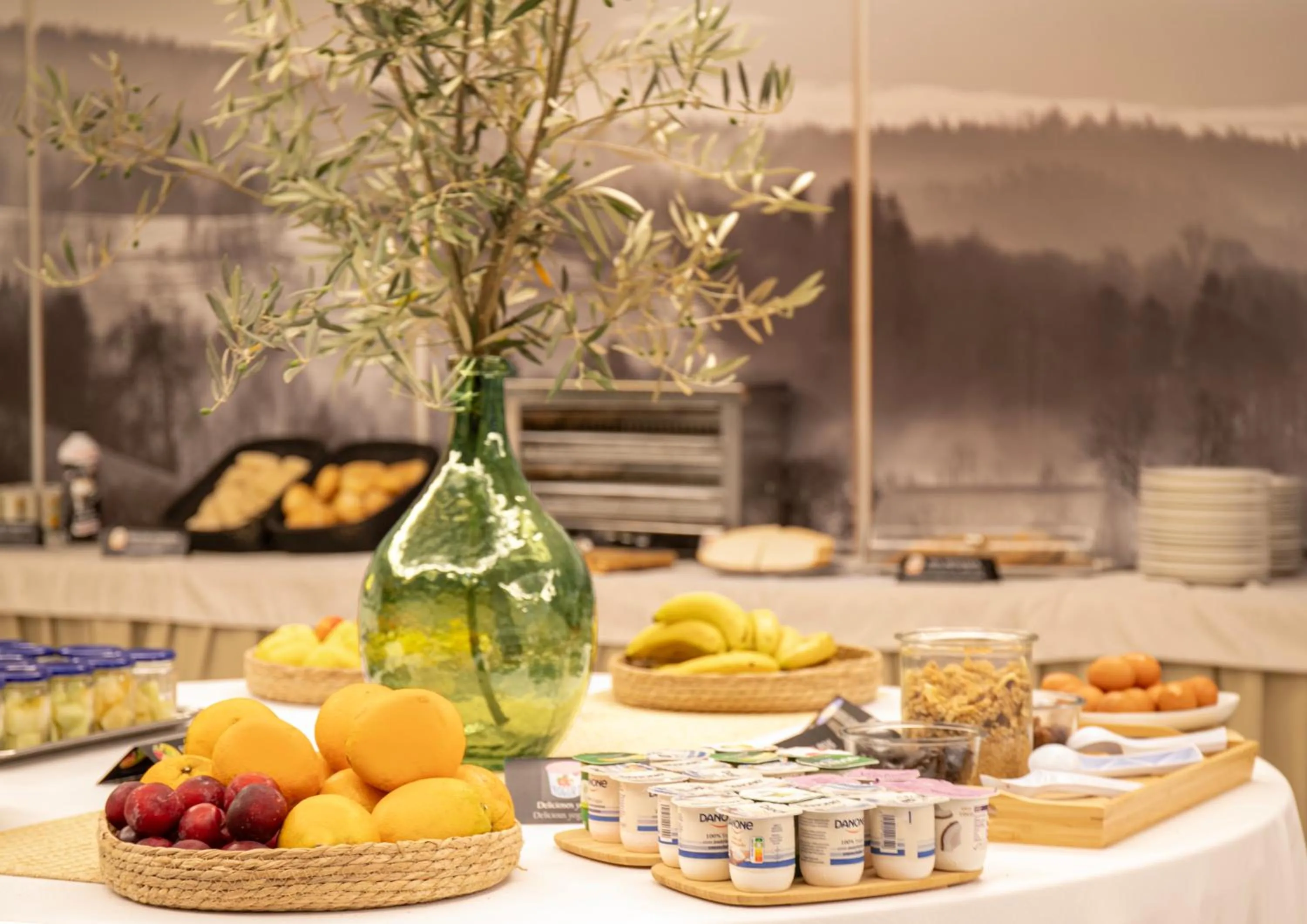 Restaurant/places to eat in Hotel Oasis