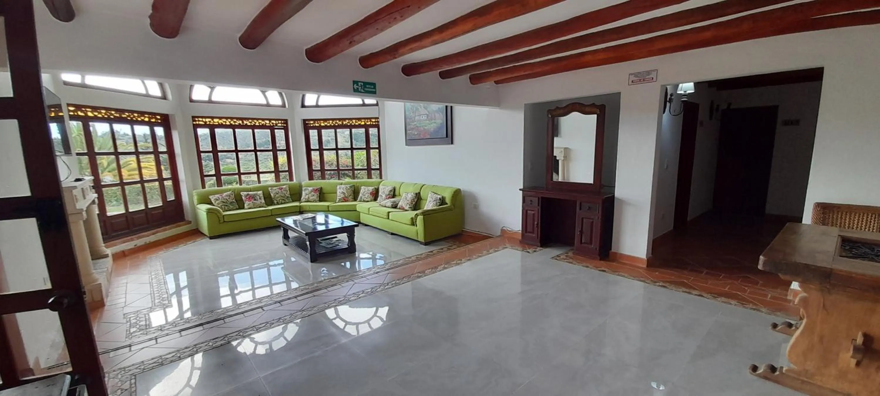 Living room in Hotel Bosque de la Villa