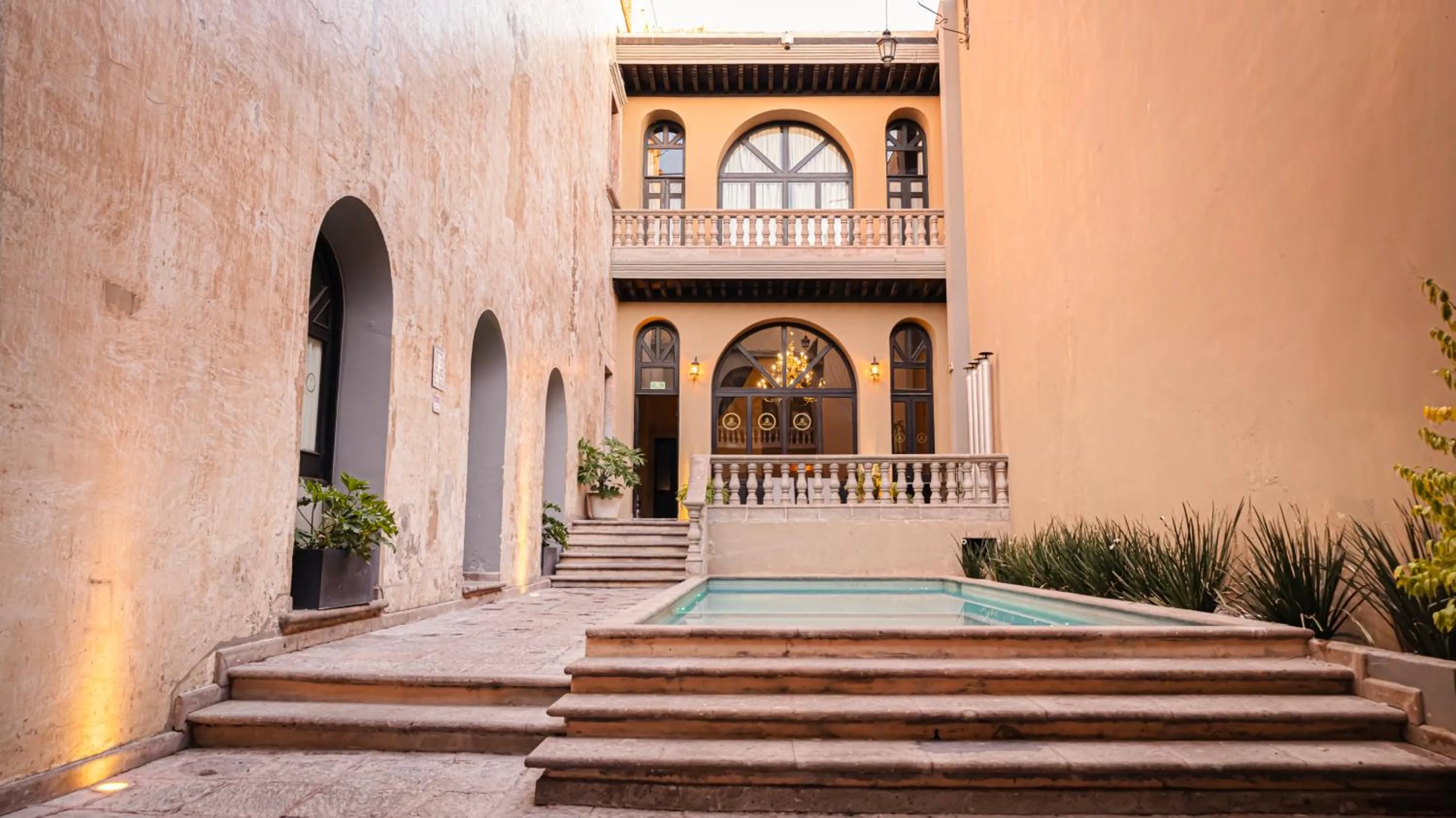 Swimming pool in Hotel Plaza de Armas