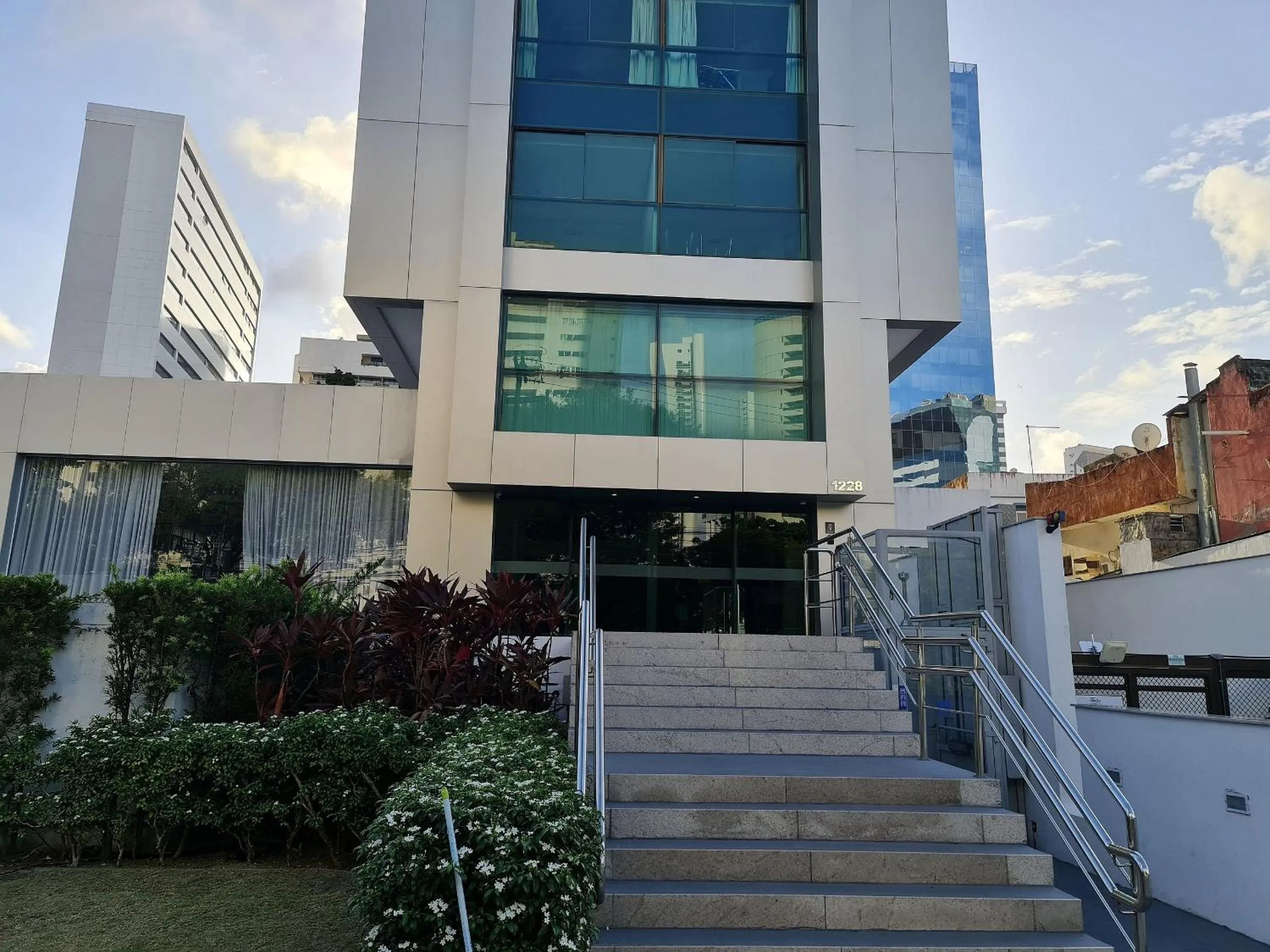 Facade/entrance in Confortável Flat em Boa Viagem com vista