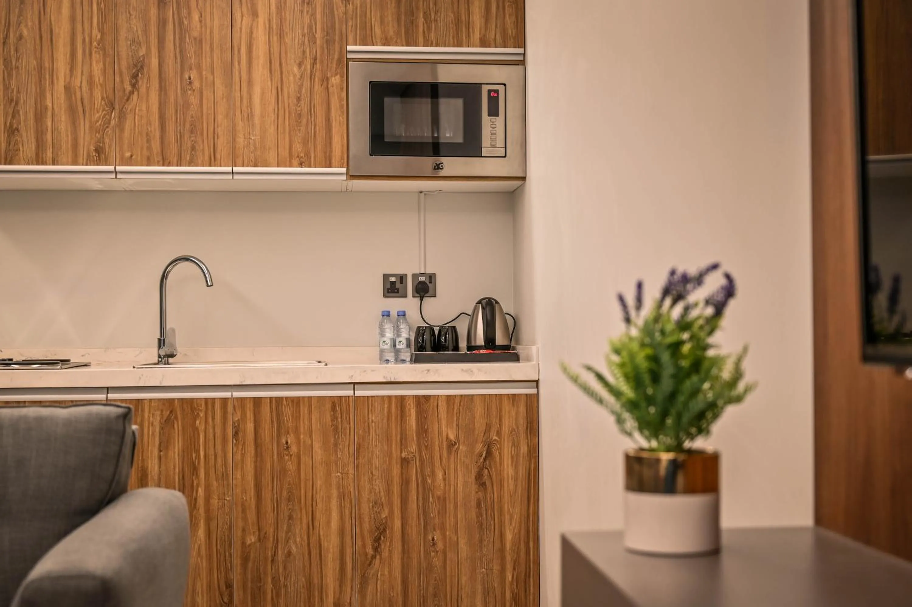 Kitchen or kitchenette in Sas Blue Suites