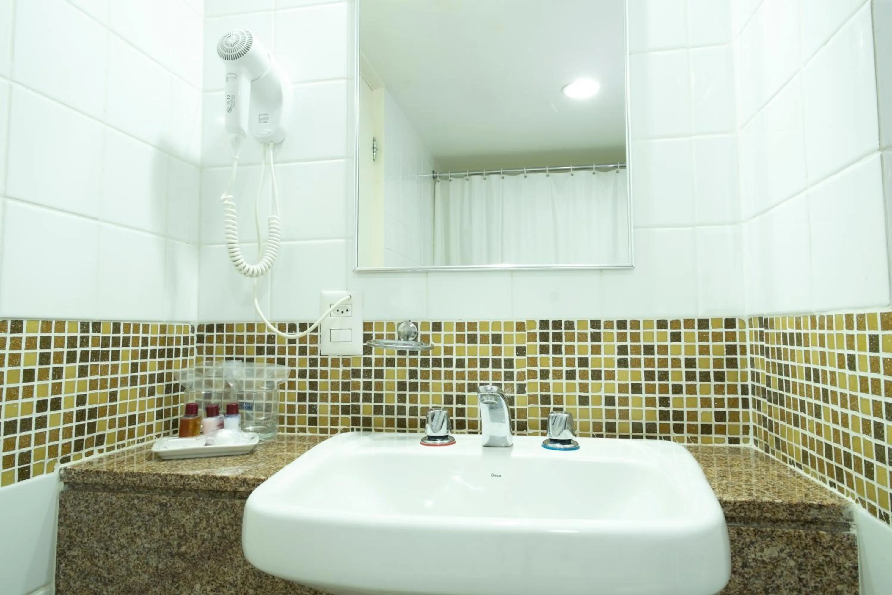 Bathroom in Savoy Othon Lite