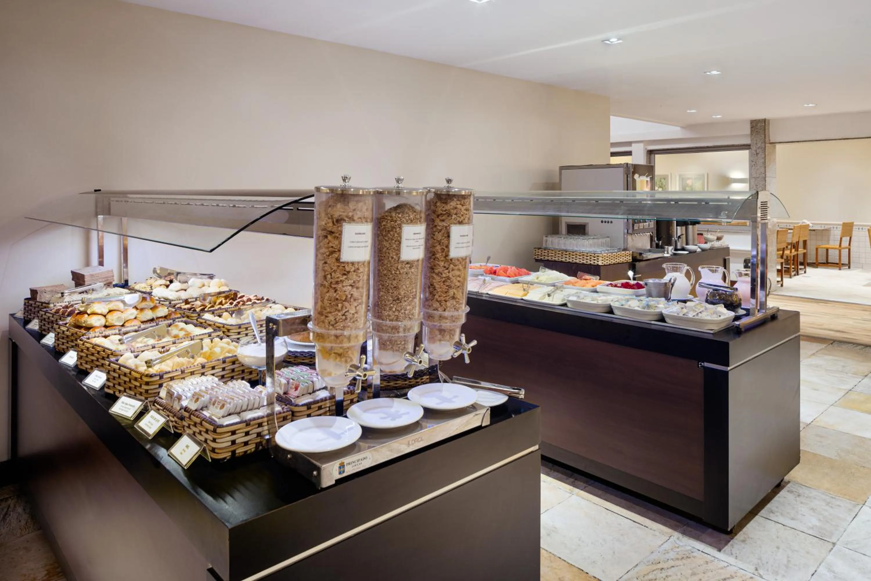 Breakfast in Savoy Othon Lite