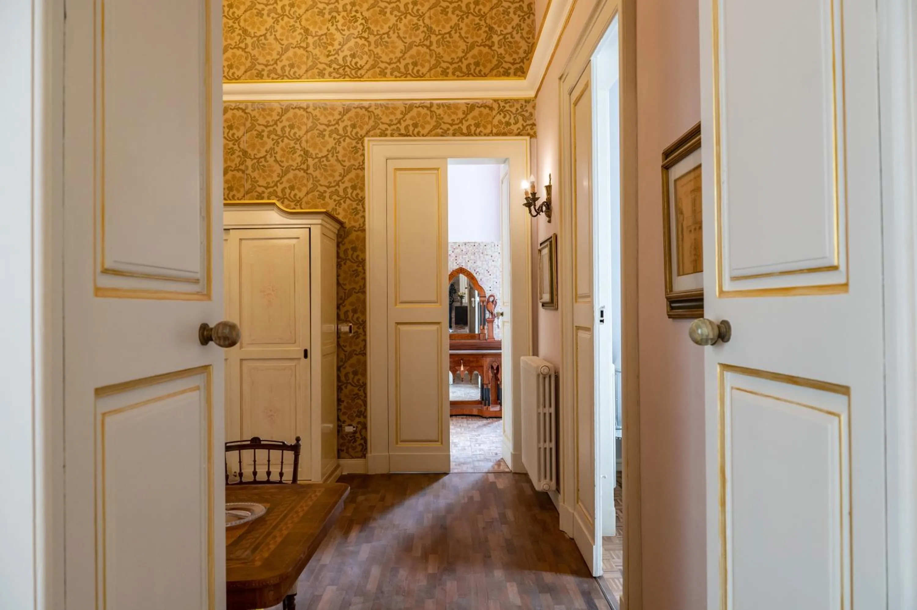 Bedroom in Personè Palace - by Symphonya Luxury