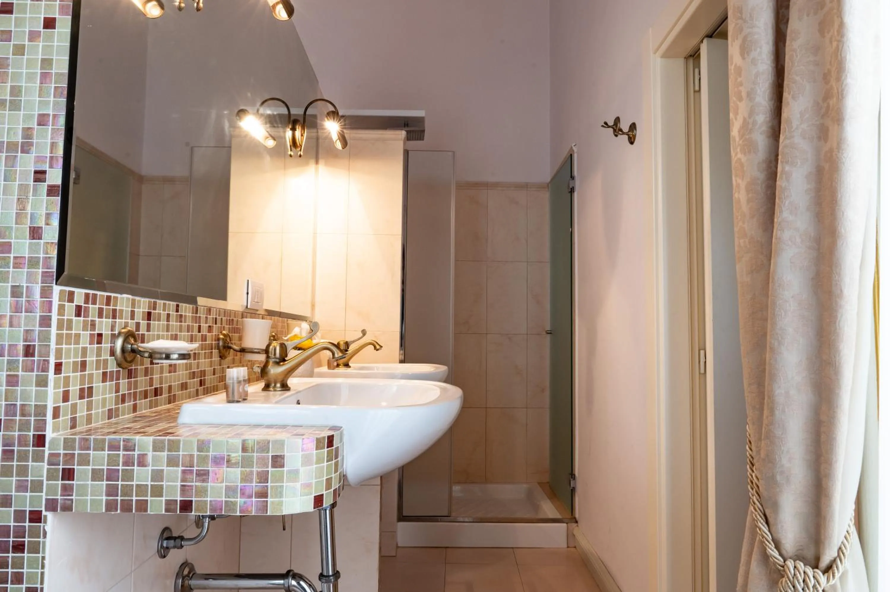 Shower, Bathroom in Personè Palace - by Symphonya Luxury