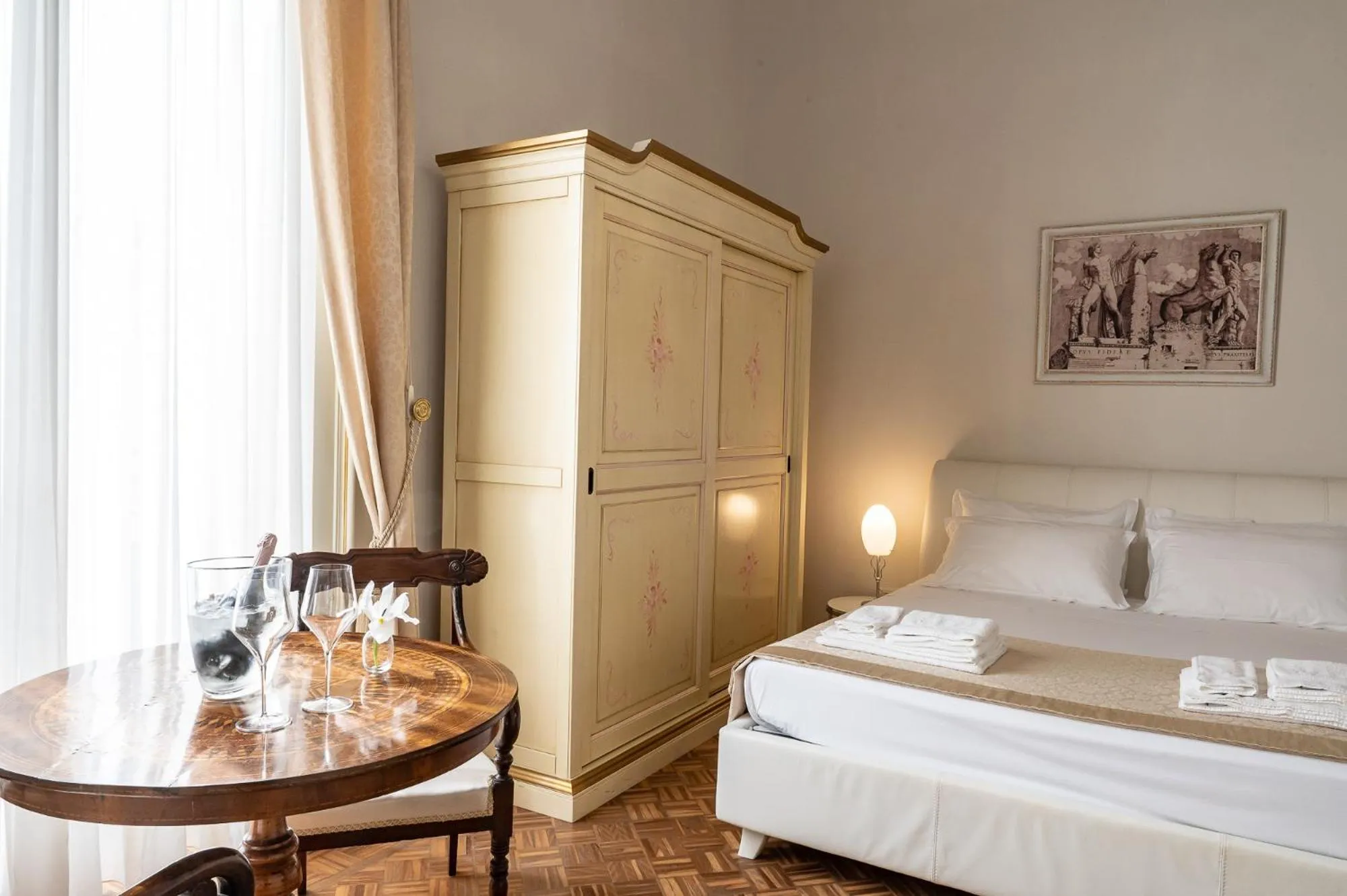 Bed in Personè Palace - by Symphonya Luxury